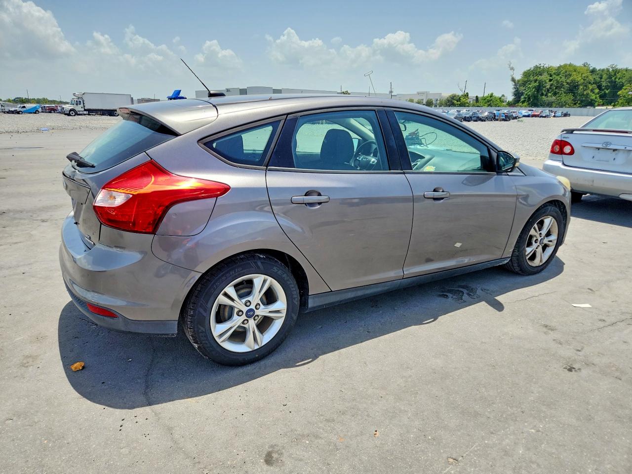2014 Ford Focus Se Gray vin: 1FADP3K21EL252090