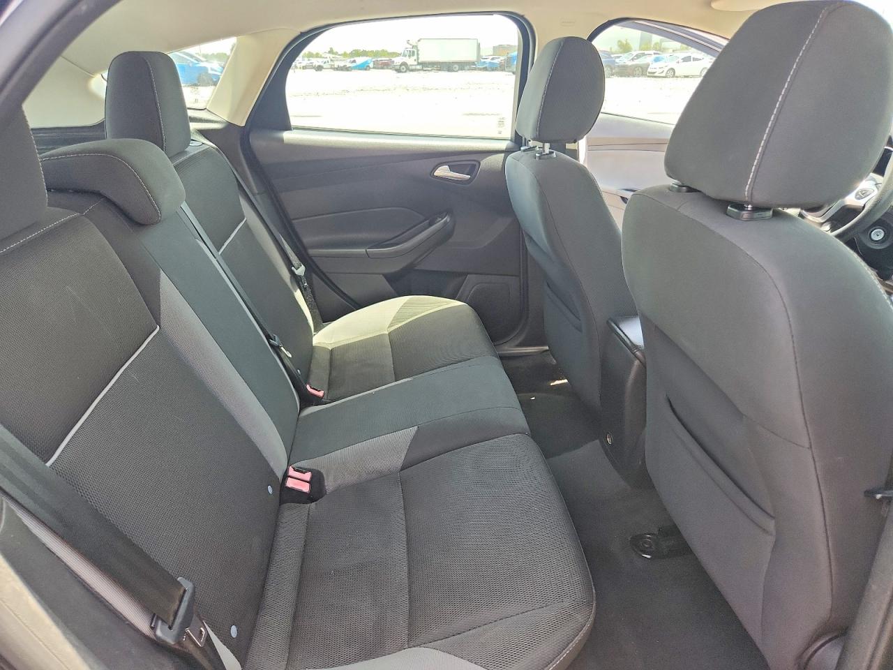 2014 Ford Focus Se Gray vin: 1FADP3K21EL252090