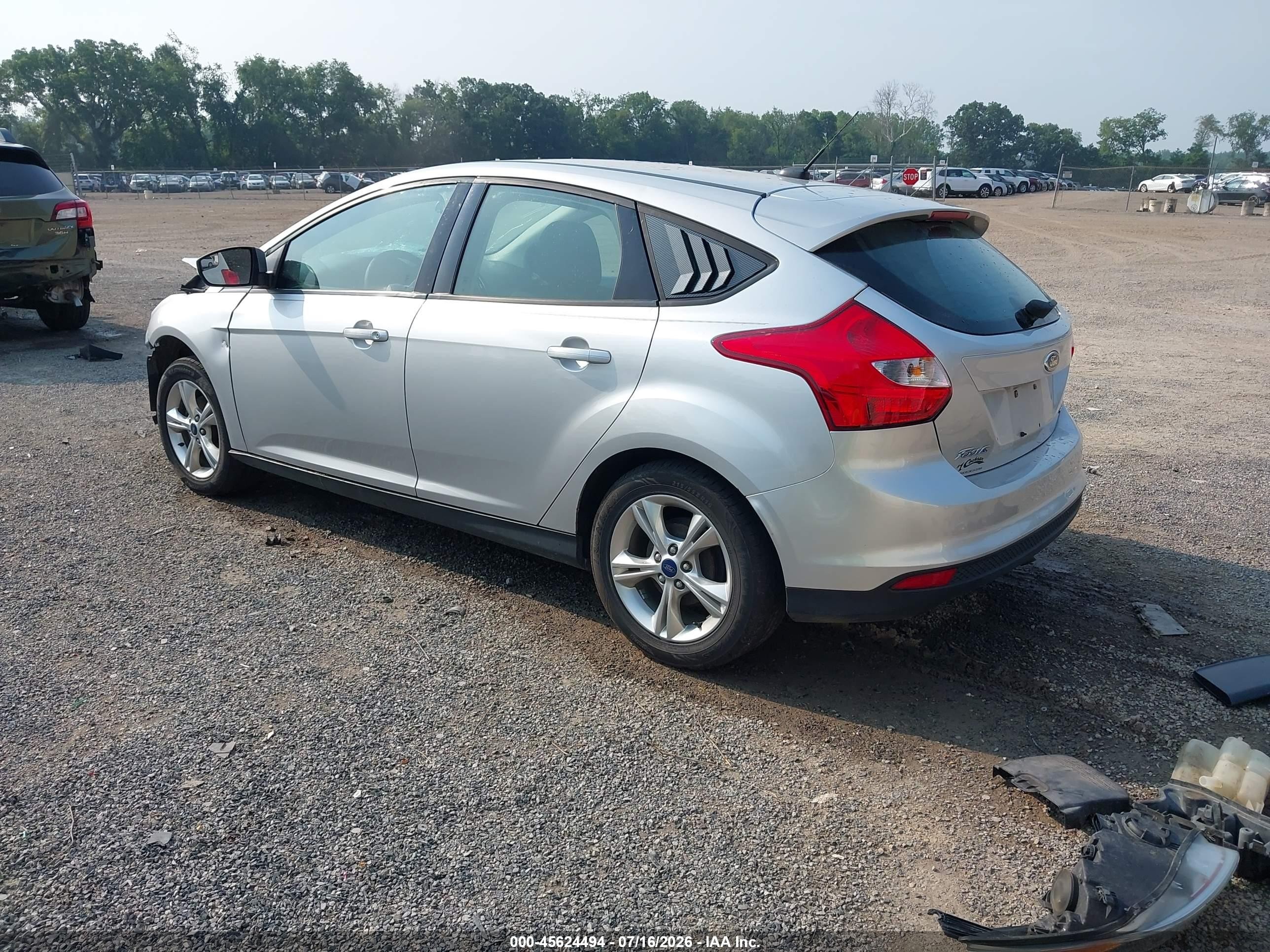 2014 Ford Focus Se Silver vin: 1FADP3K21EL277541