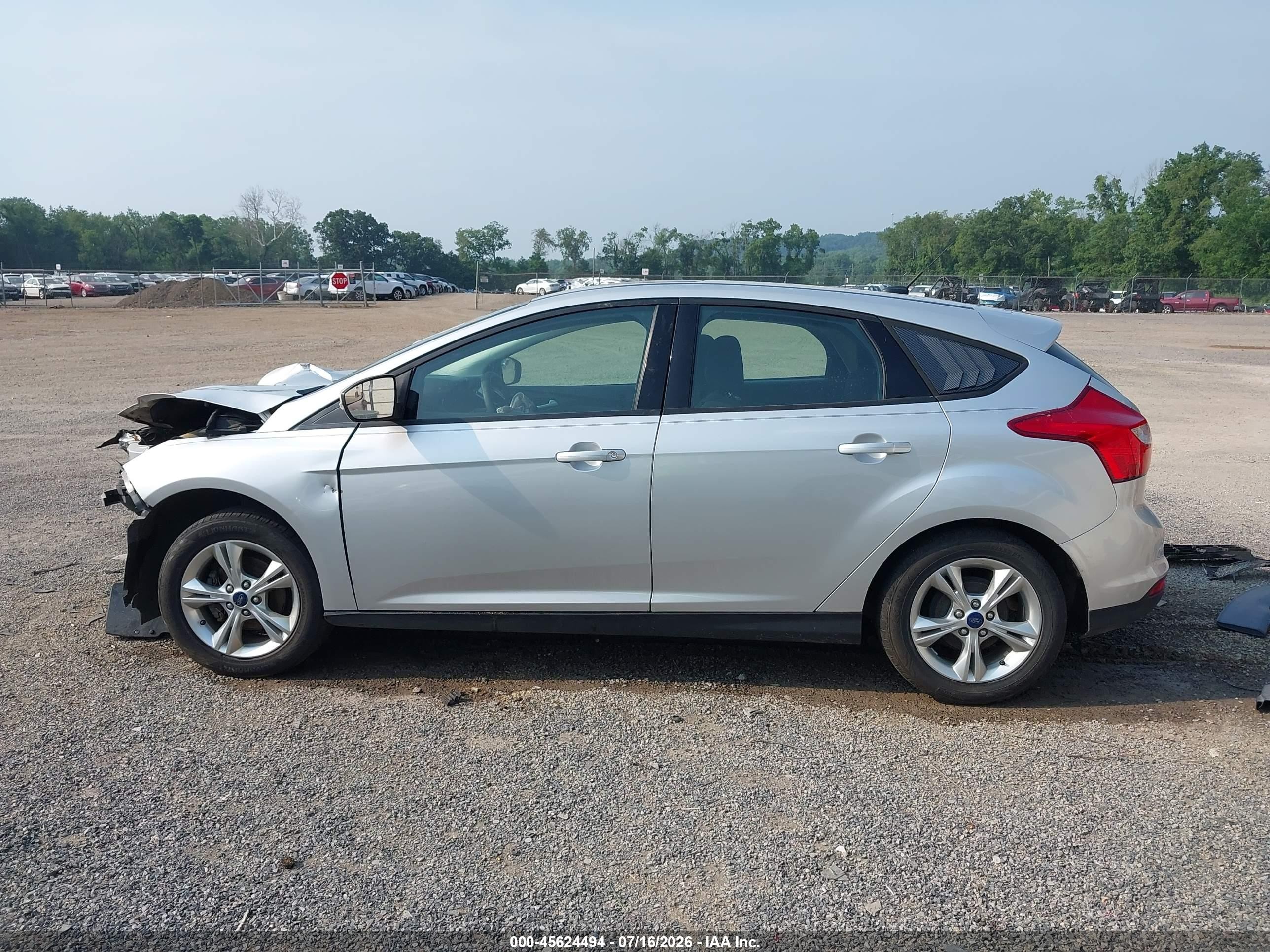 2014 Ford Focus Se Silver vin: 1FADP3K21EL277541