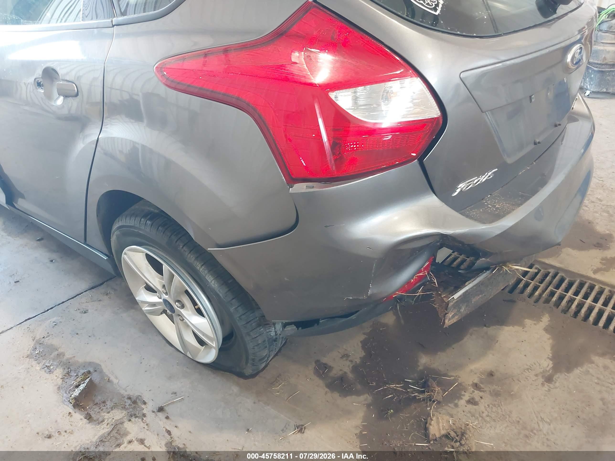 2014 Ford Focus Se Gray vin: 1FADP3K21EL282349