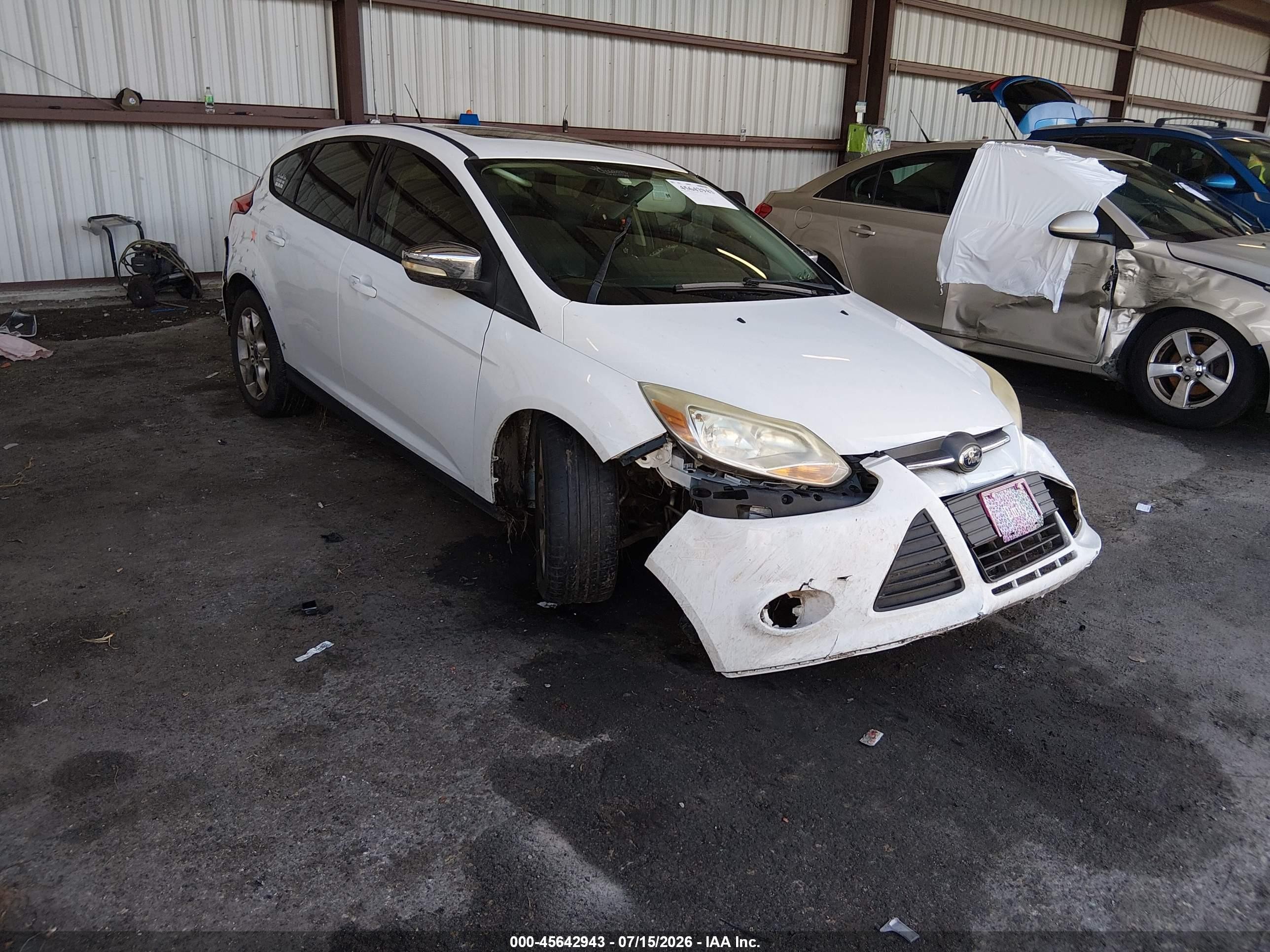 2014 Ford Focus Se White vin: 1FADP3K21EL302485