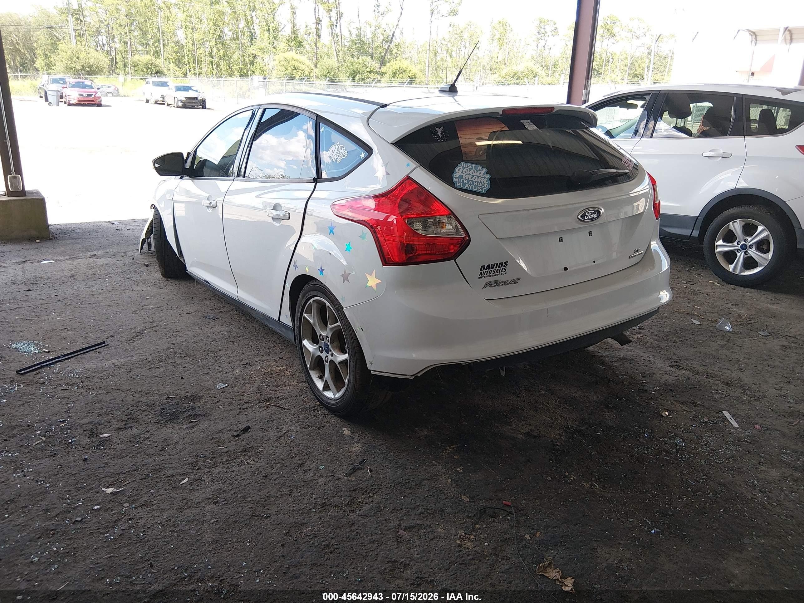2014 Ford Focus Se White vin: 1FADP3K21EL302485