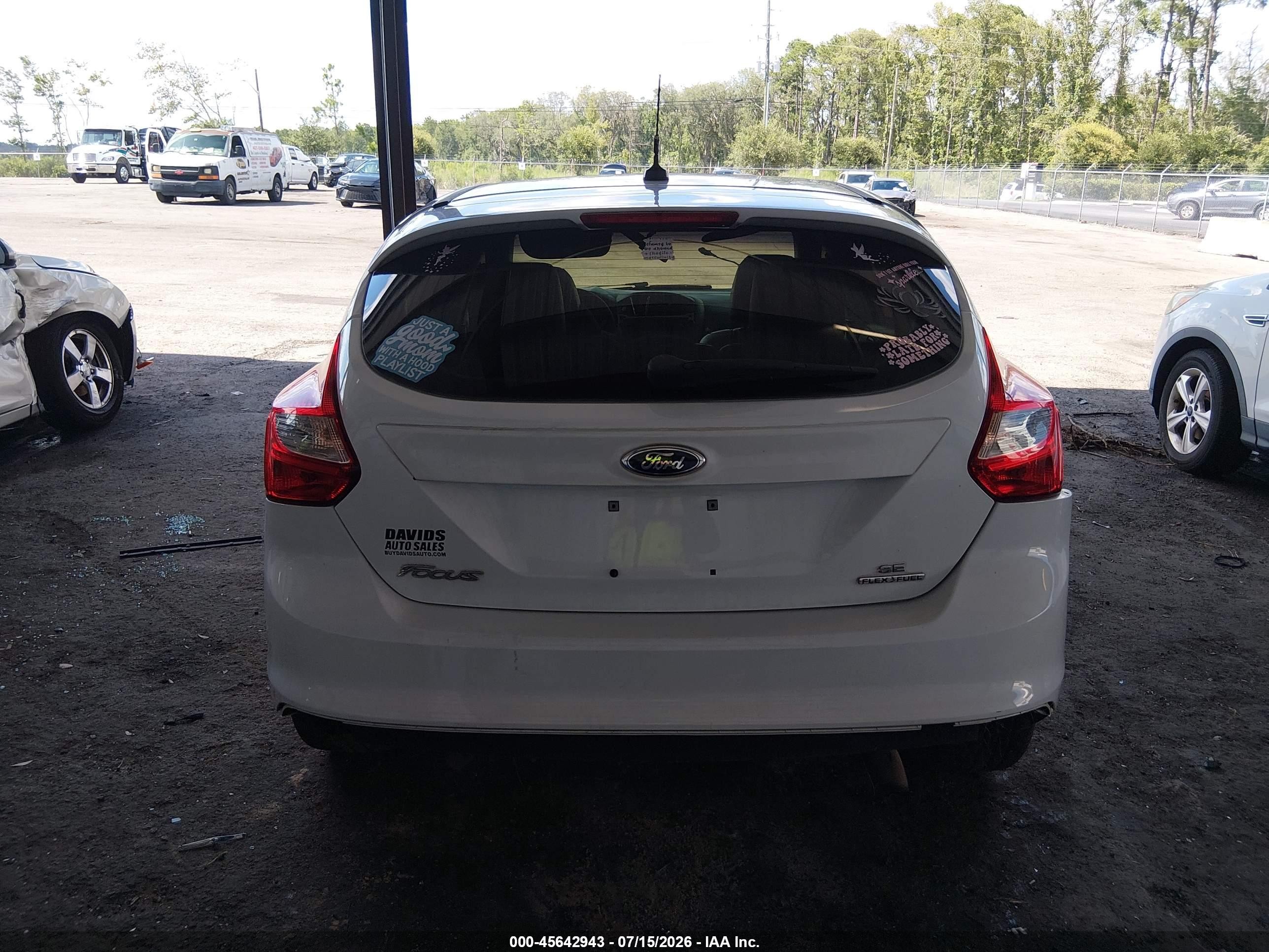 2014 Ford Focus Se White vin: 1FADP3K21EL302485