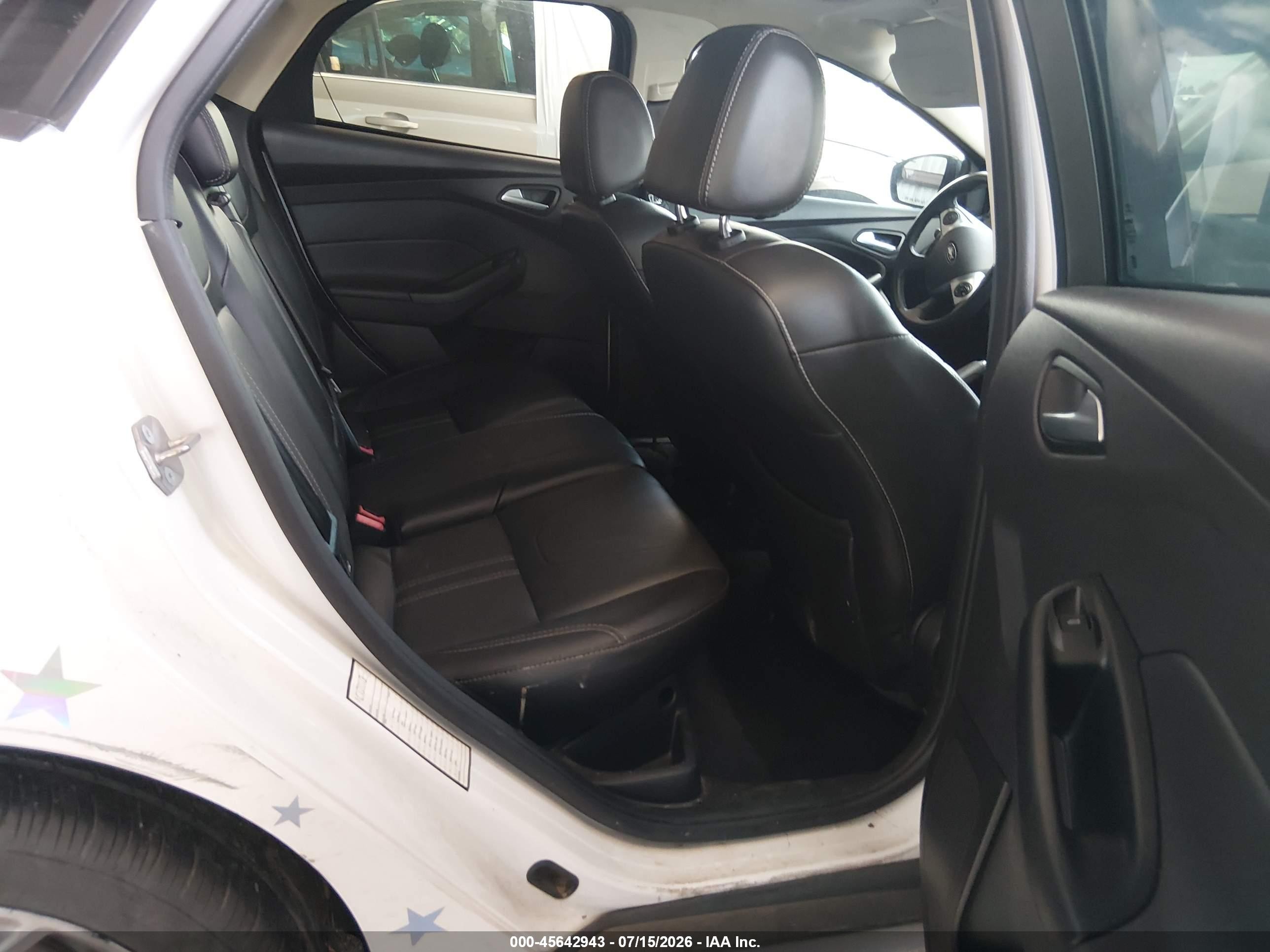 2014 Ford Focus Se White vin: 1FADP3K21EL302485