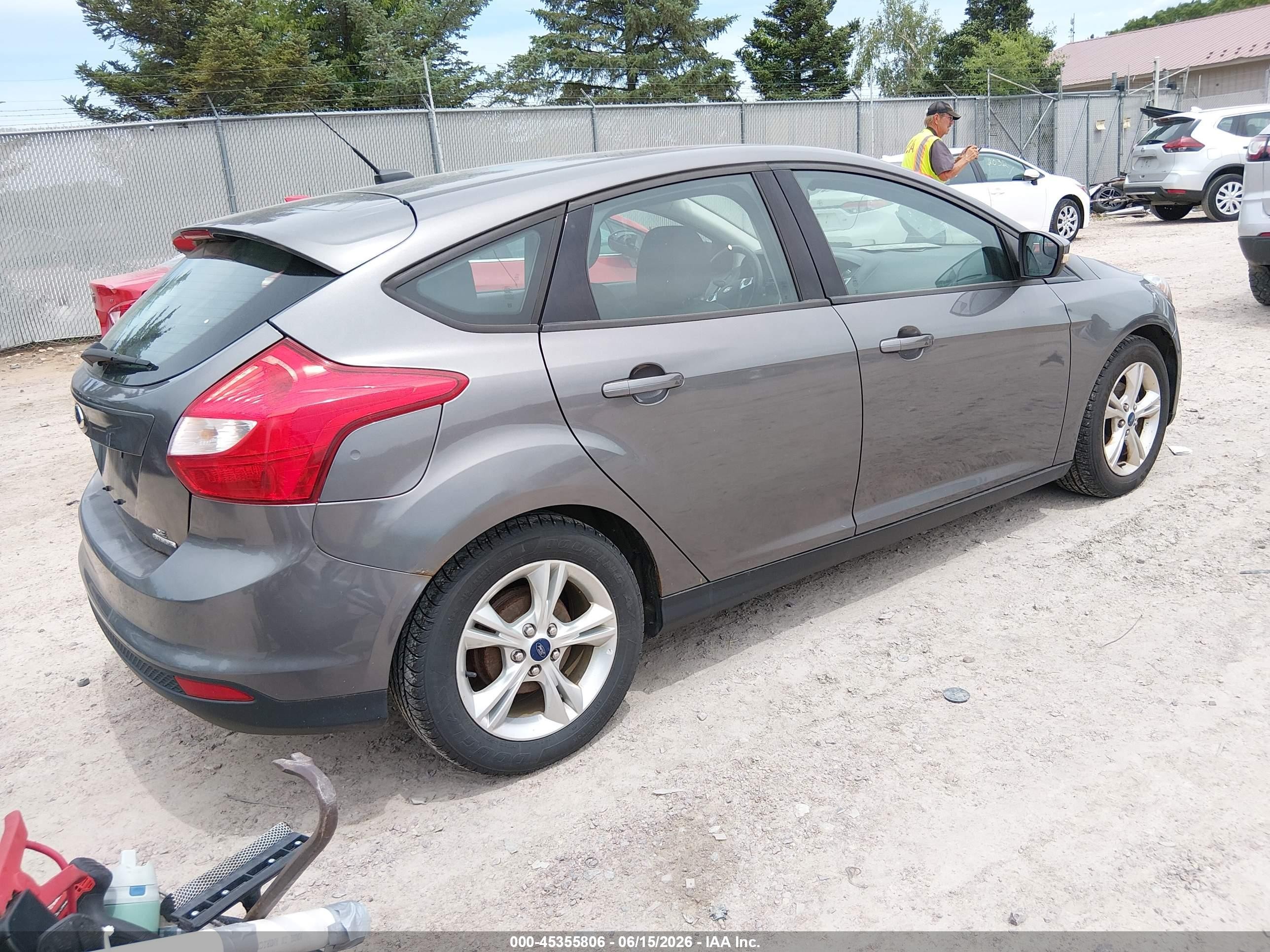 2014 Ford Focus Se Gray vin: 1FADP3K21EL304947