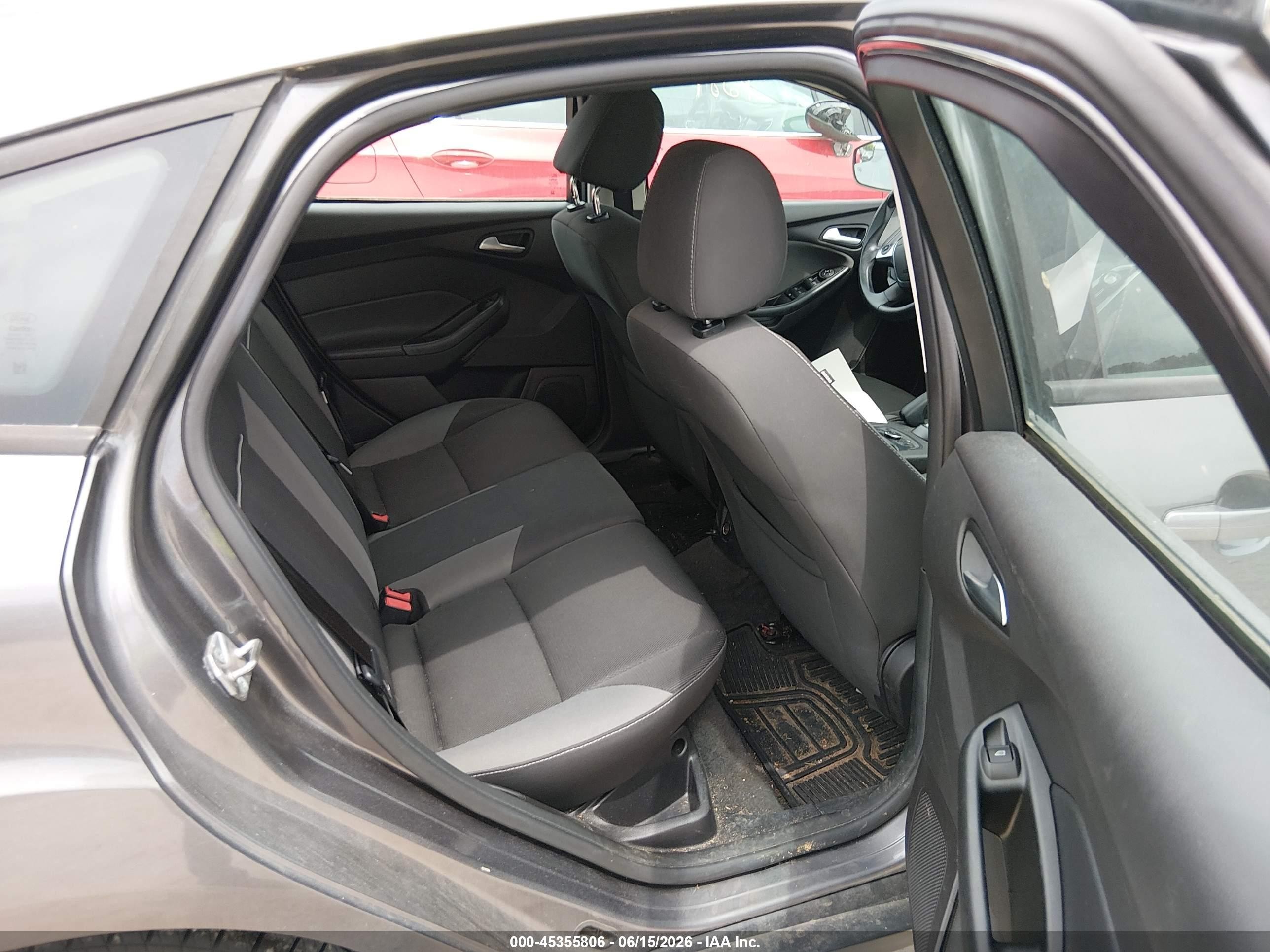 2014 Ford Focus Se Gray vin: 1FADP3K21EL304947