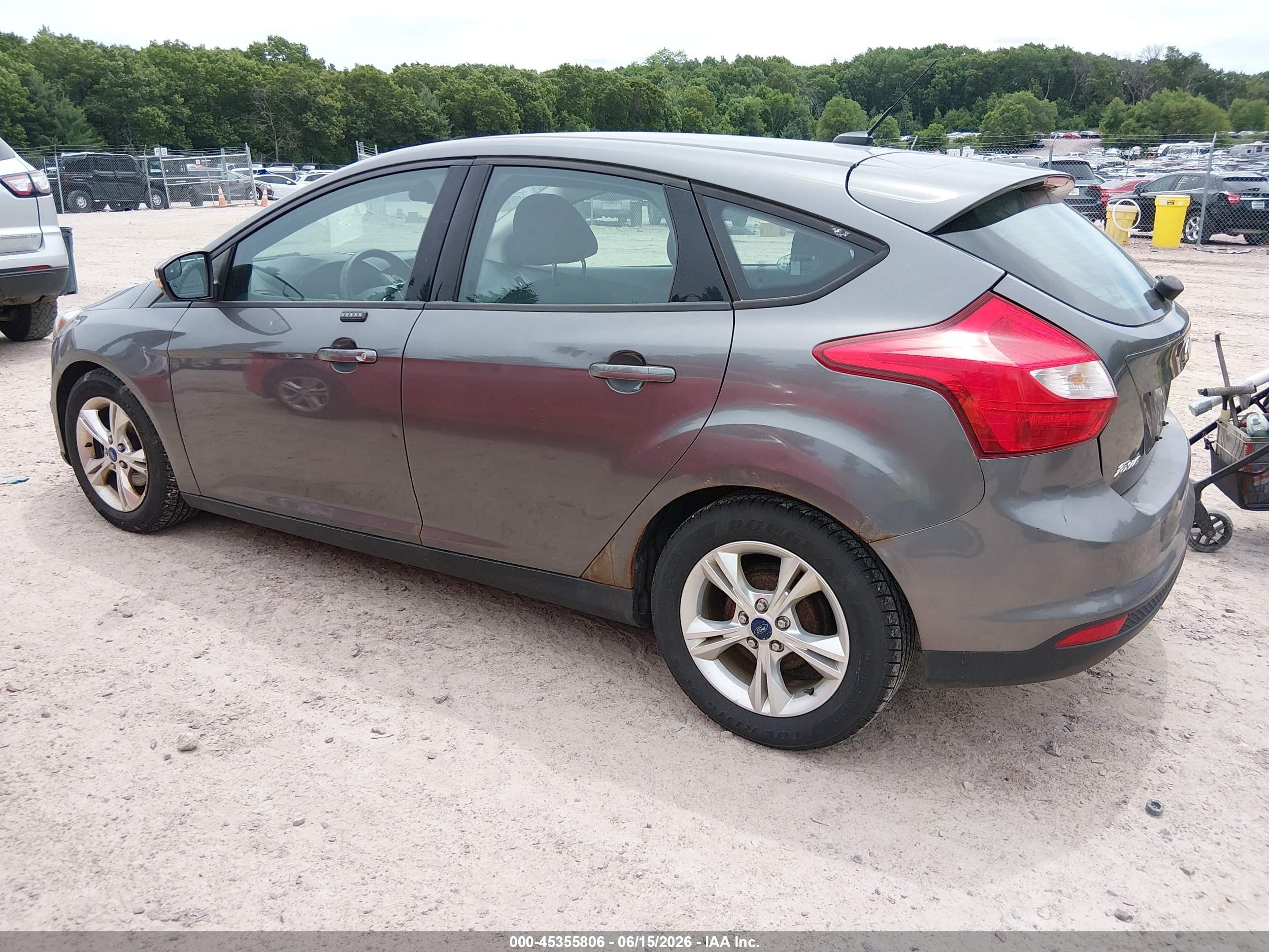 2014 Ford Focus Se Gray vin: 1FADP3K21EL304947
