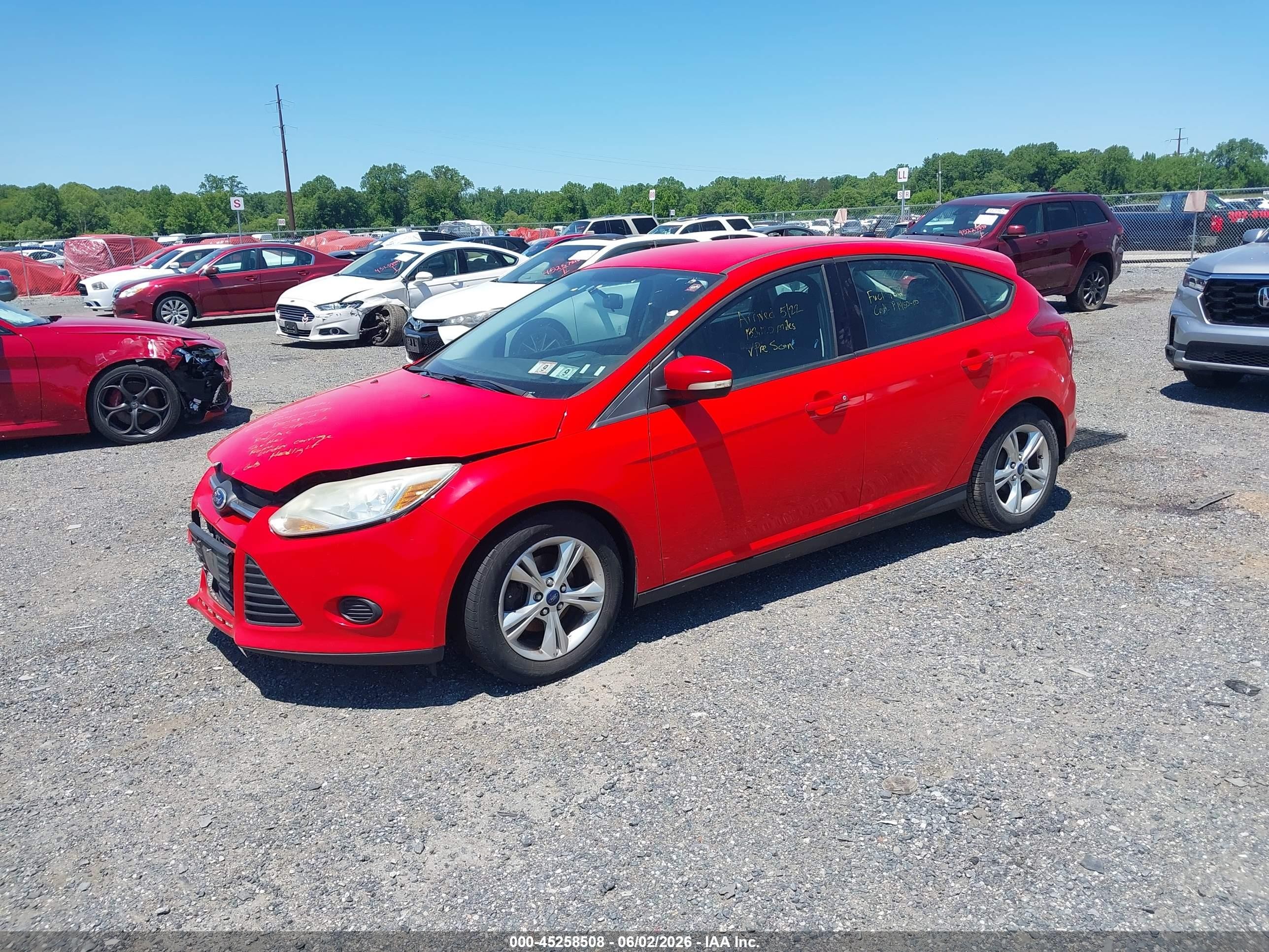 2014 Ford Focus Se Red vin: 1FADP3K21EL315835