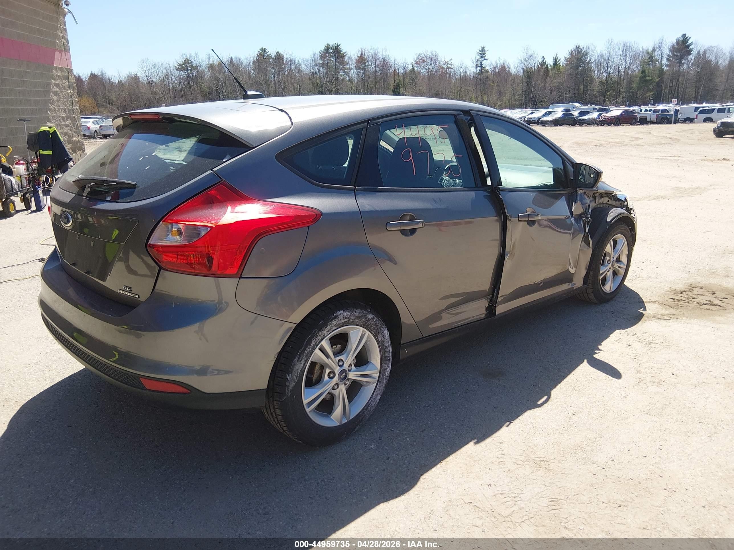 2014 Ford Focus Se Gray vin: 1FADP3K21EL336216