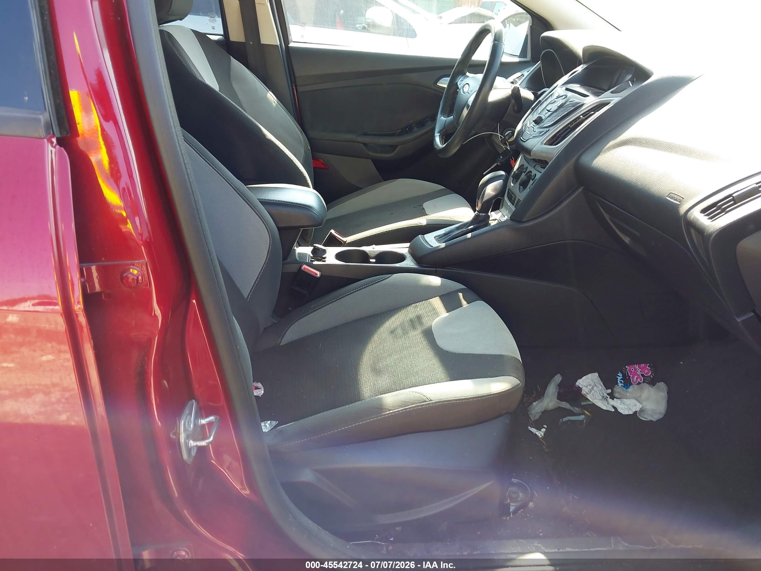 2014 Ford Focus Se Red vin: 1FADP3K21EL368261