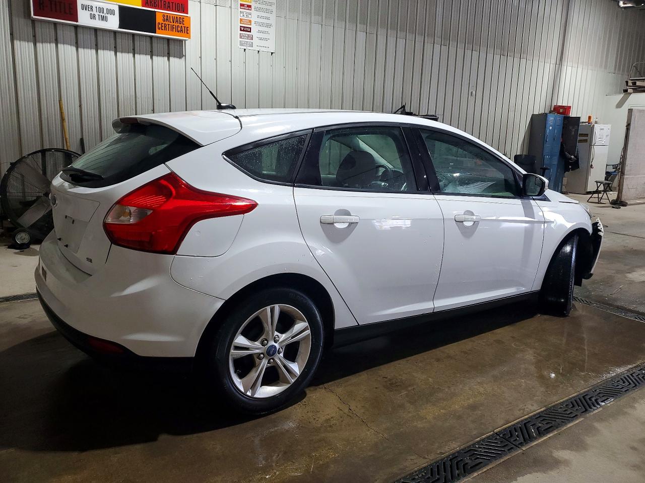 2014 Ford Focus Se White vin: 1FADP3K21EL377896