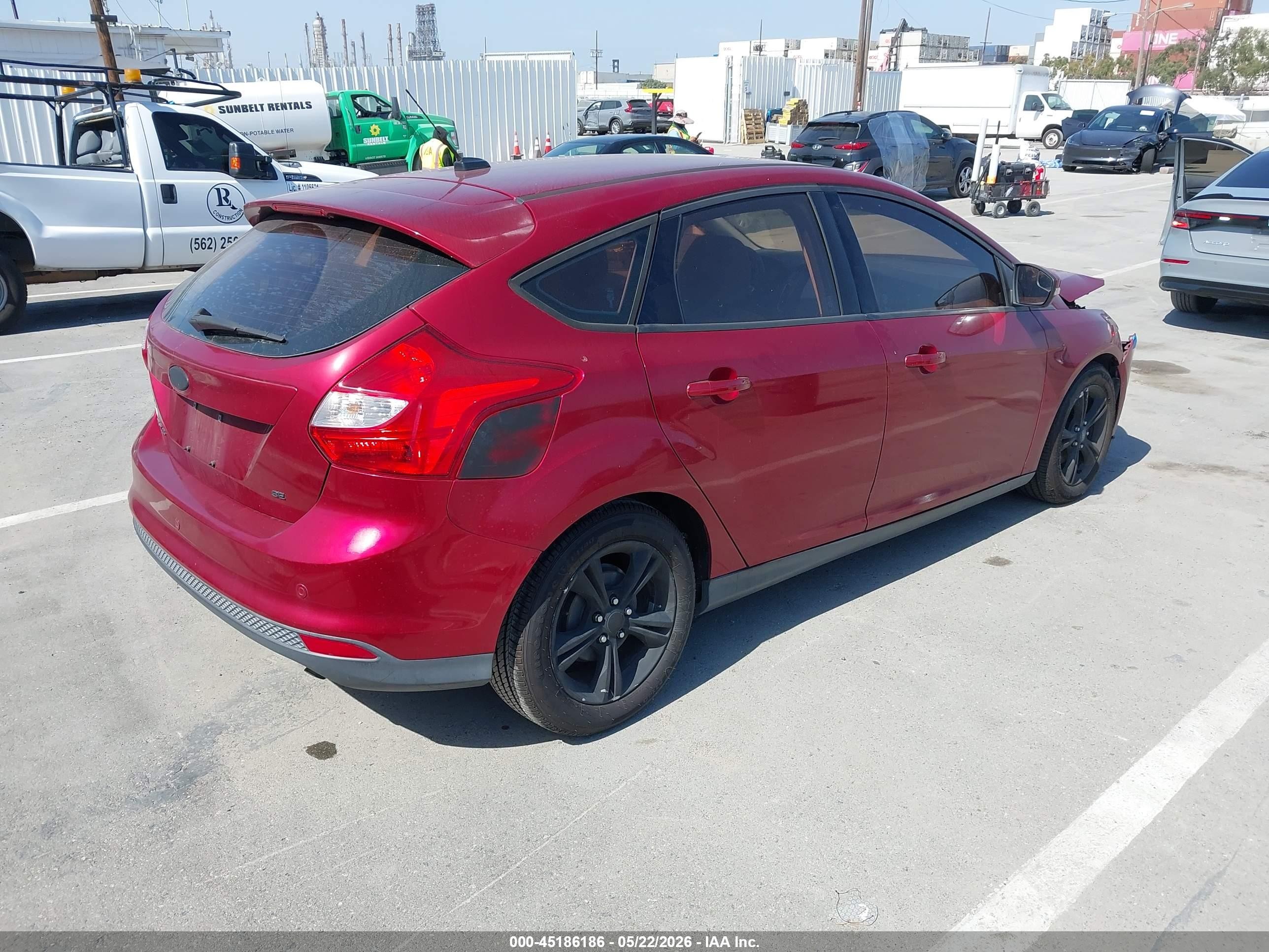 2014 Ford Focus Se Maroon vin: 1FADP3K21EL399445