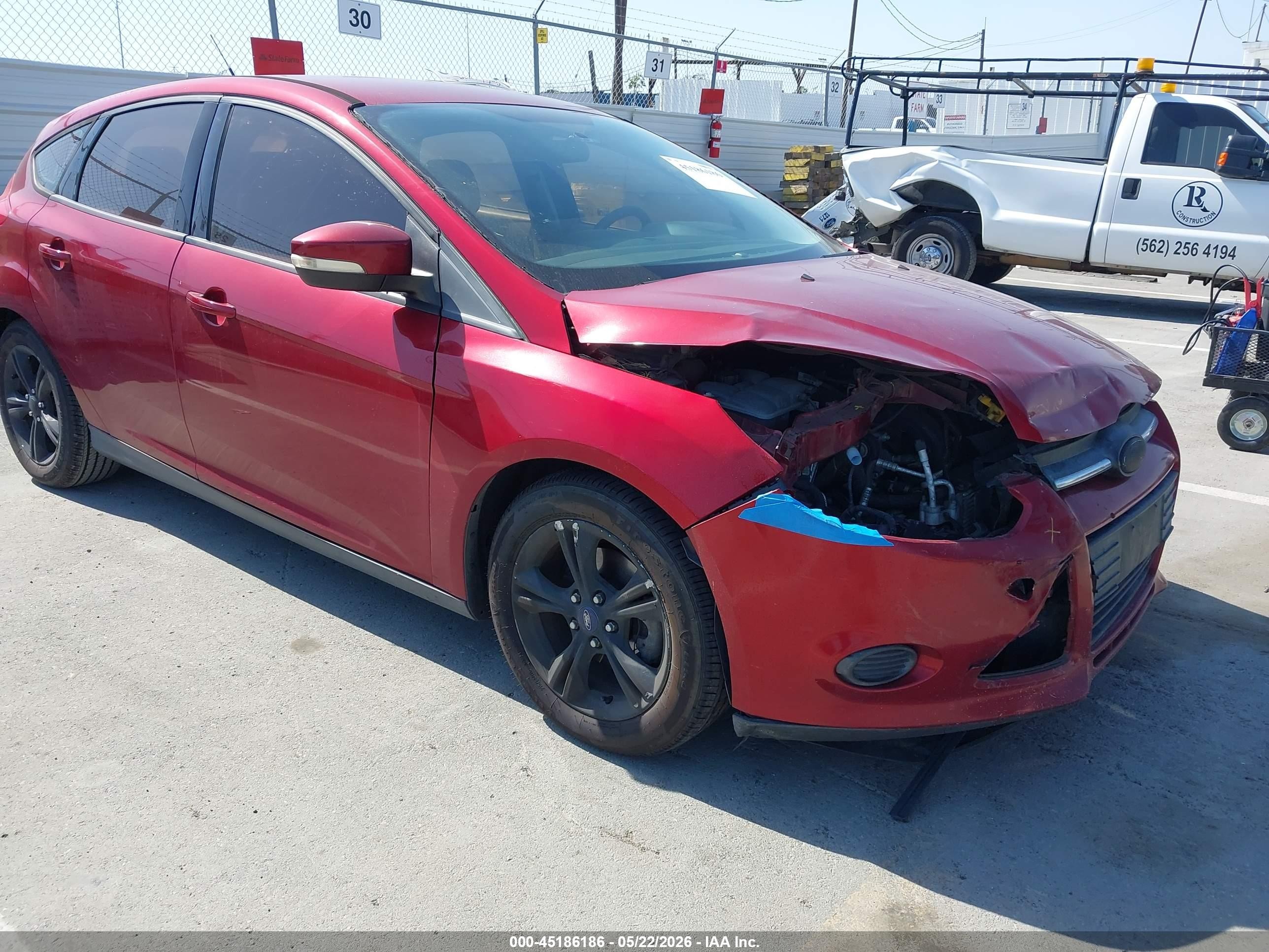 2014 Ford Focus Se Maroon vin: 1FADP3K21EL399445