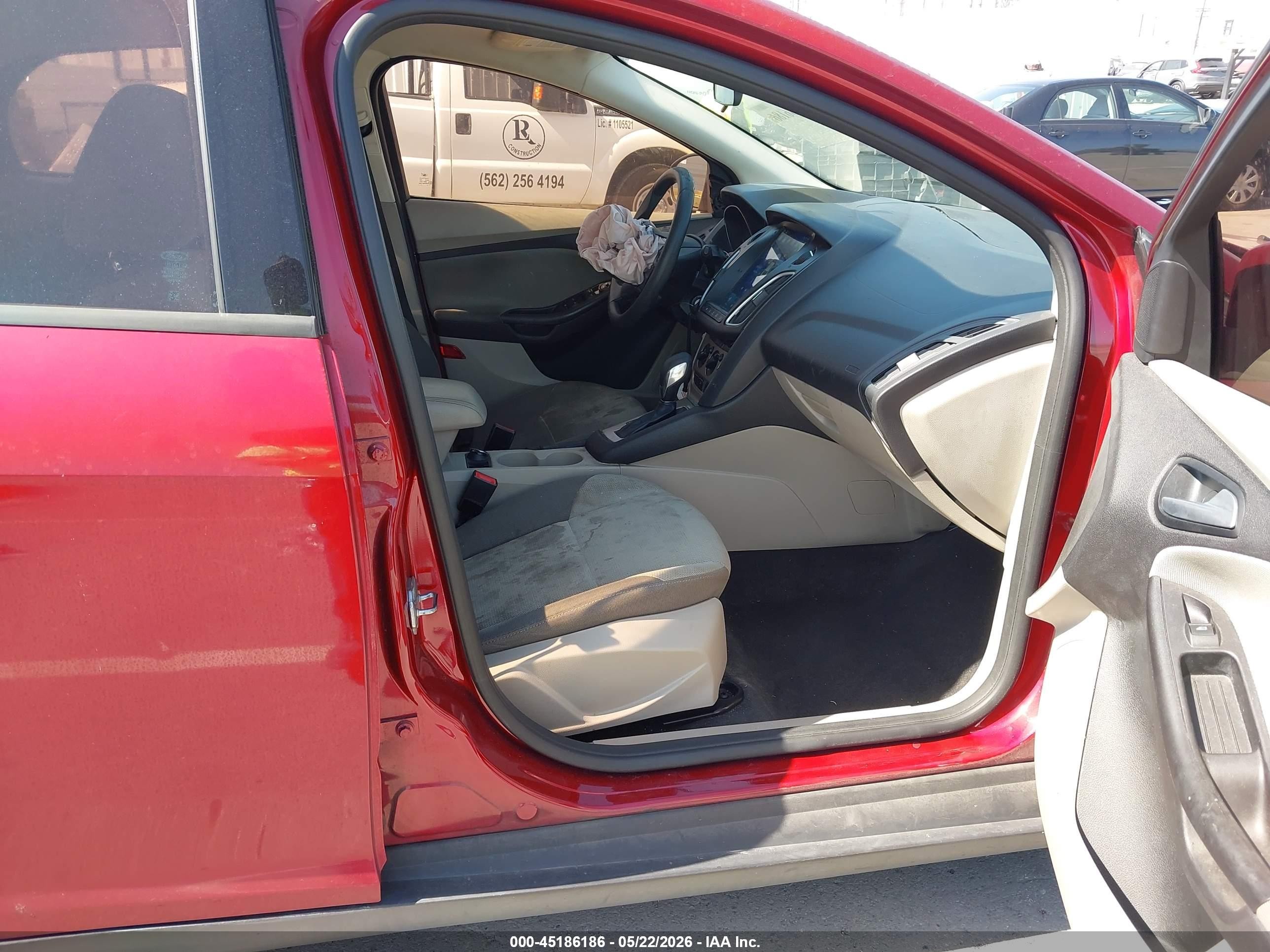 2014 Ford Focus Se Maroon vin: 1FADP3K21EL399445