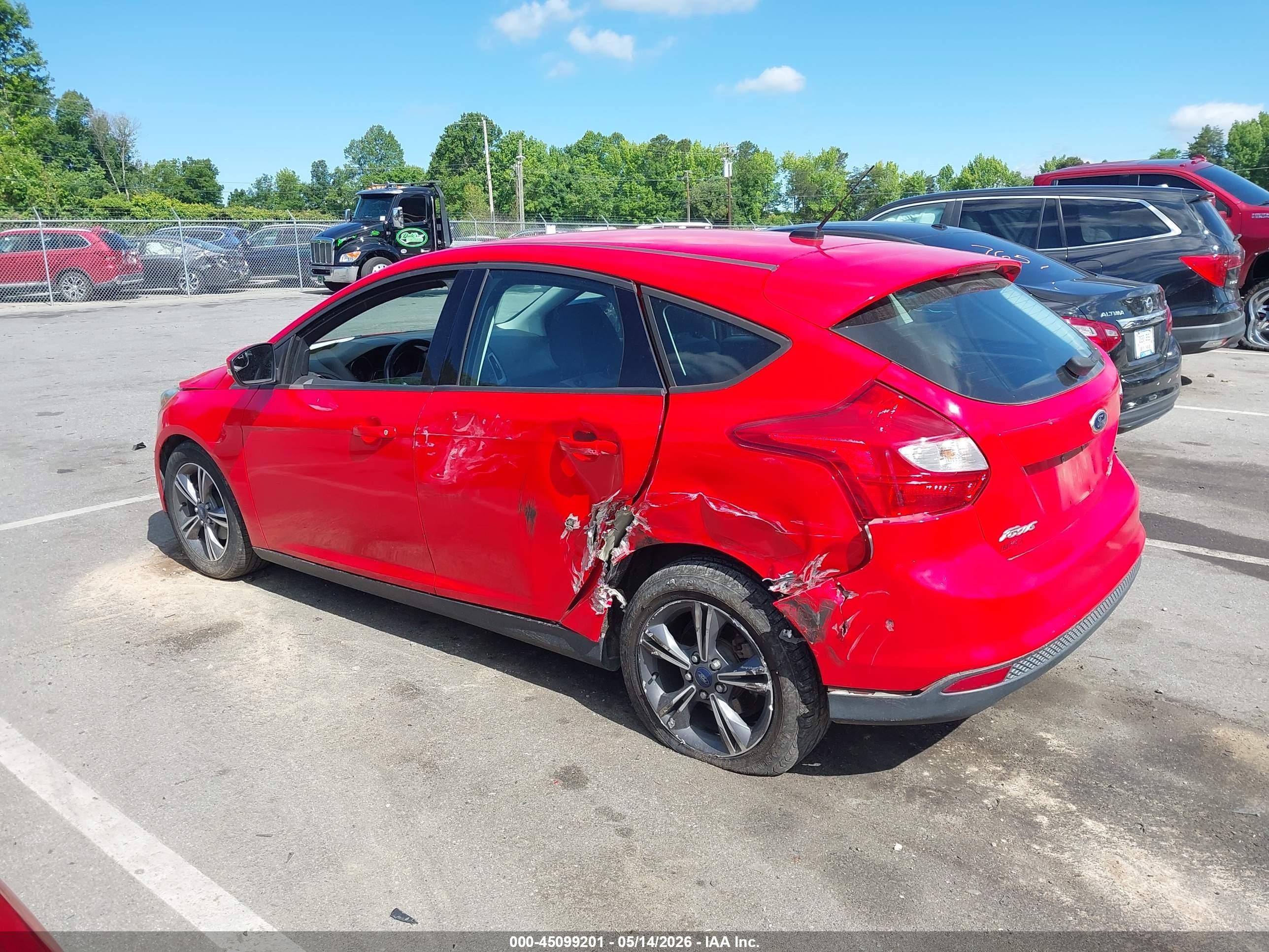 2014 Ford Focus Se Red vin: 1FADP3K21EL416731
