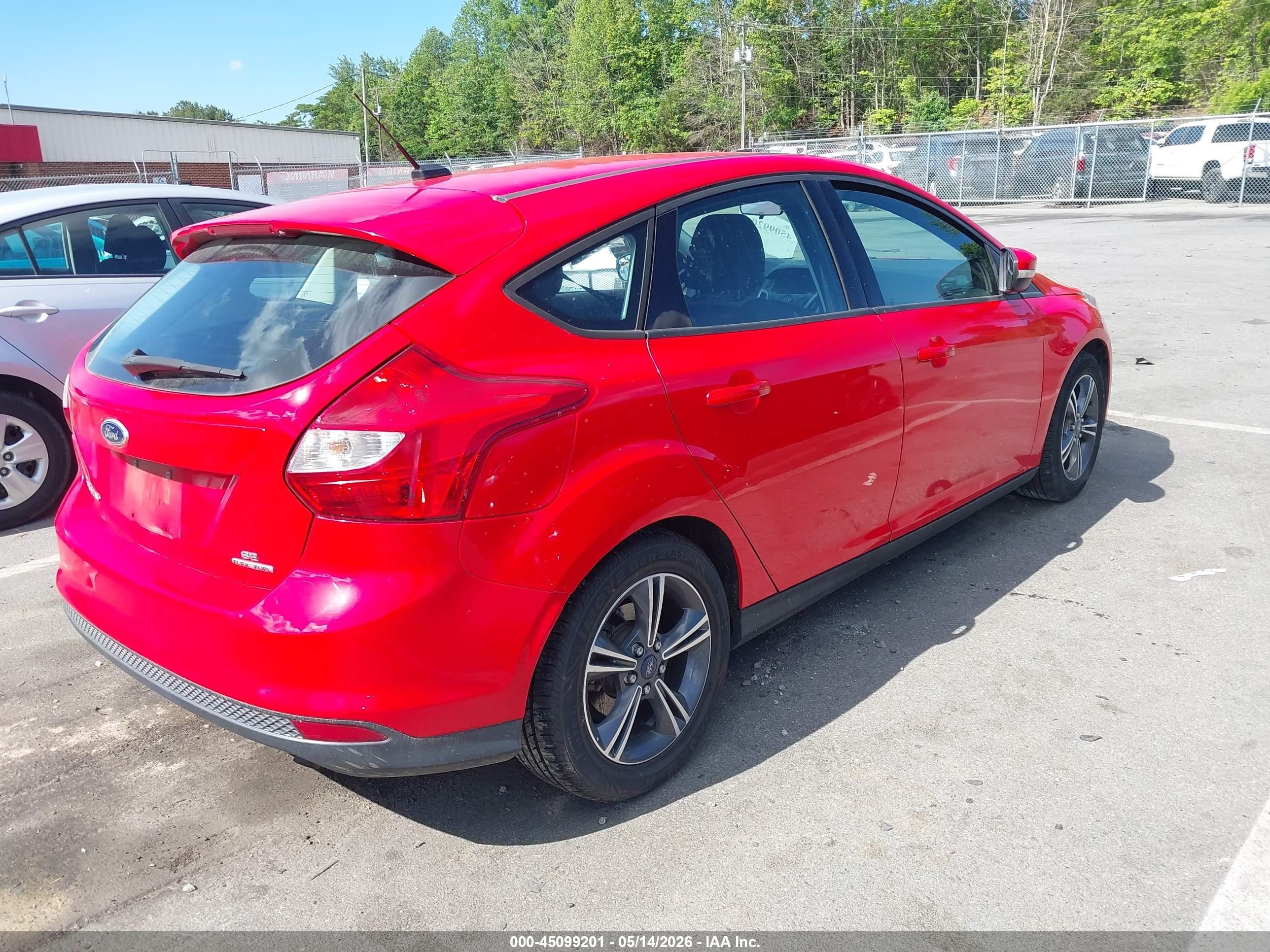 2014 Ford Focus Se Red vin: 1FADP3K21EL416731