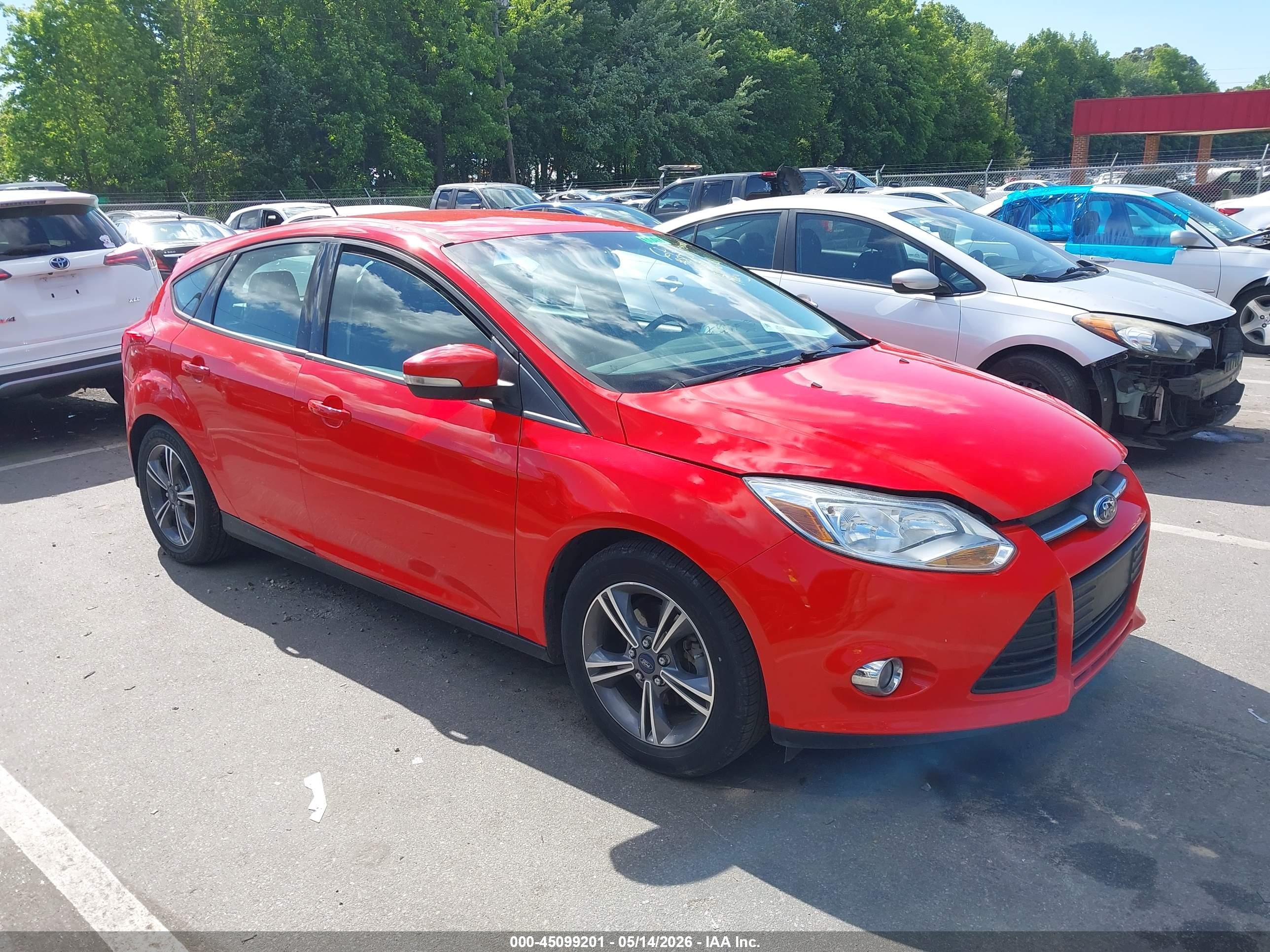 2014 Ford Focus Se Red vin: 1FADP3K21EL416731