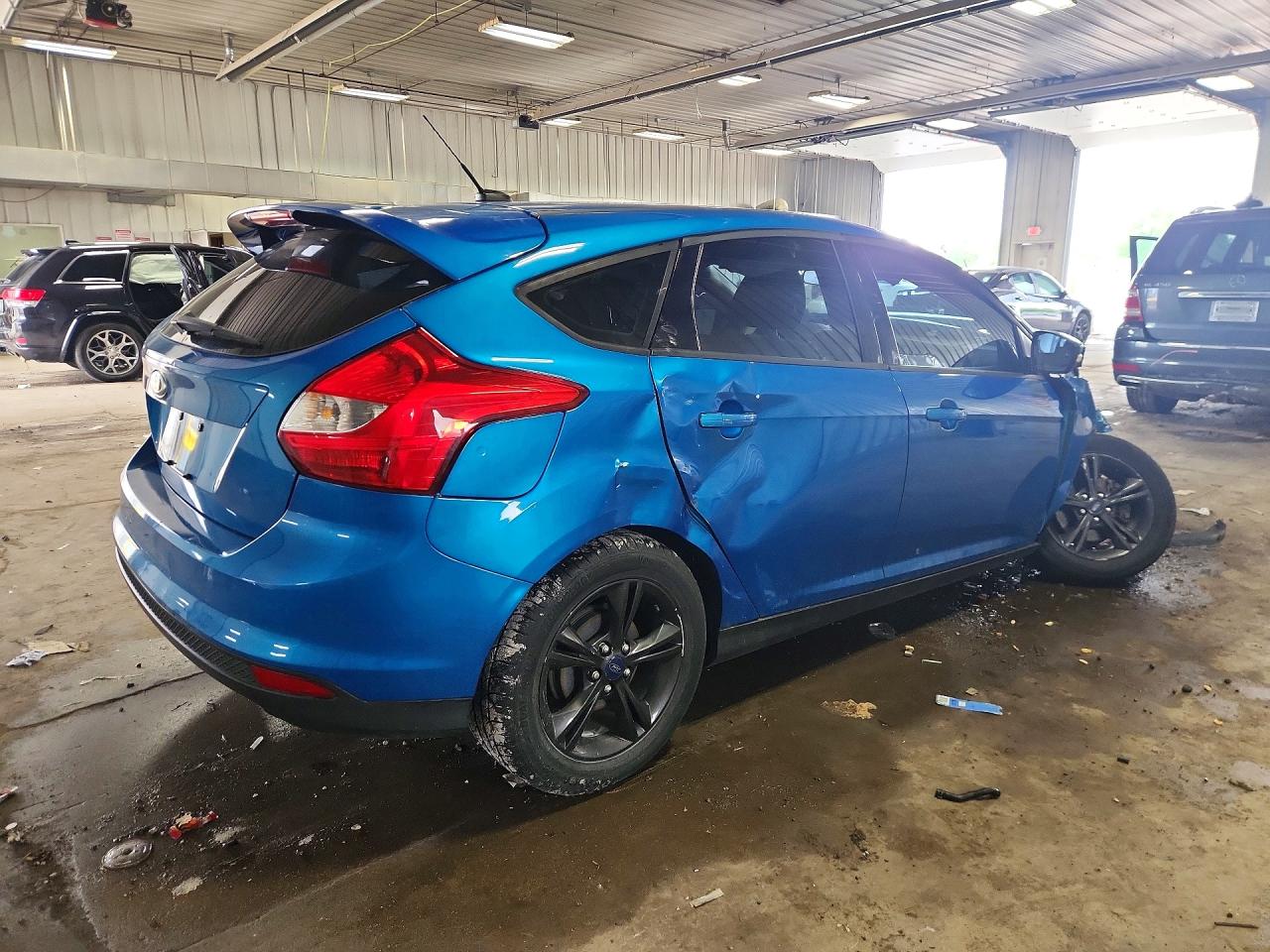 2014 Ford Focus Se Синий vin: 1FADP3K21EL427728