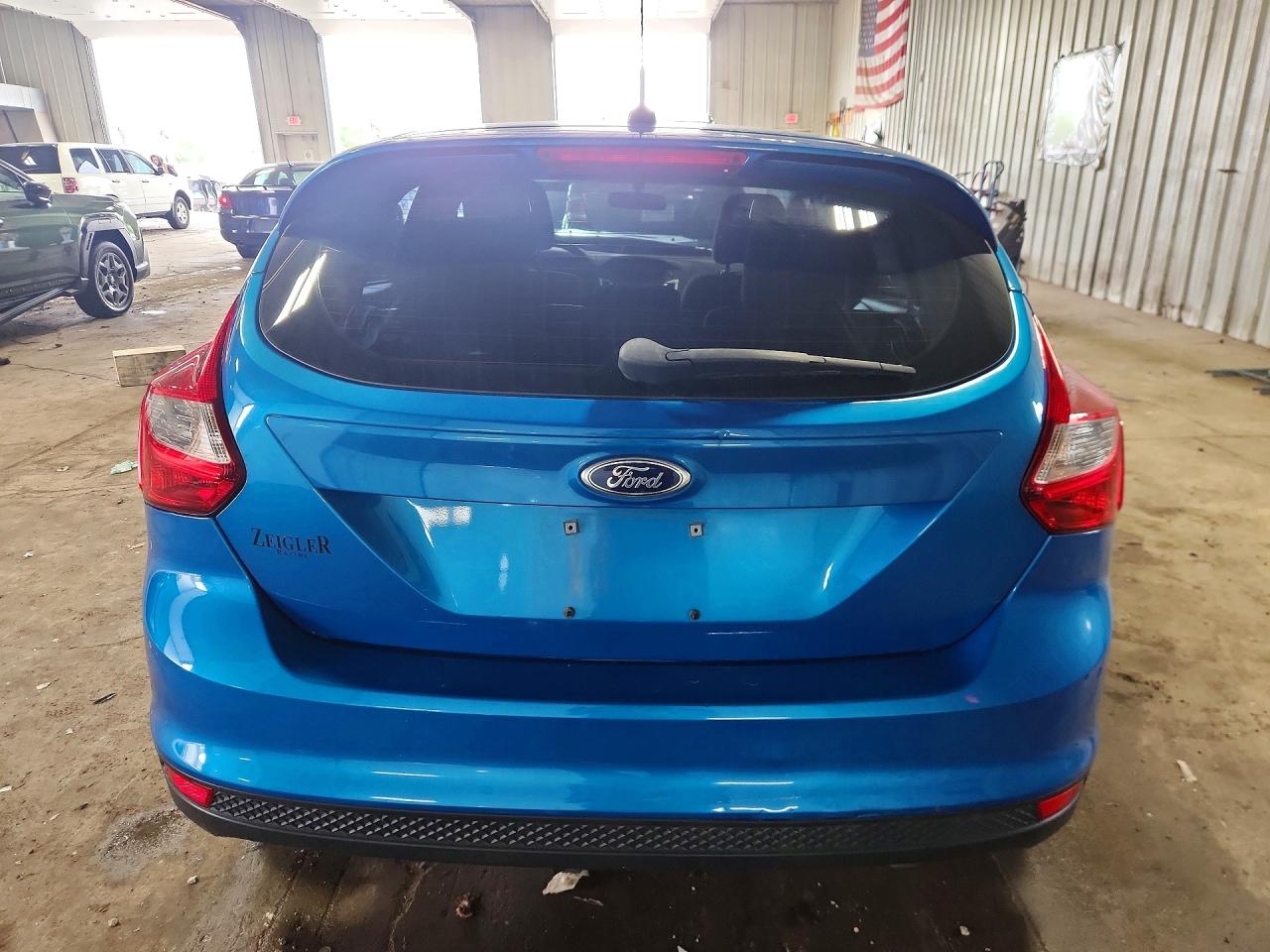 2014 Ford Focus Se Синий vin: 1FADP3K21EL427728