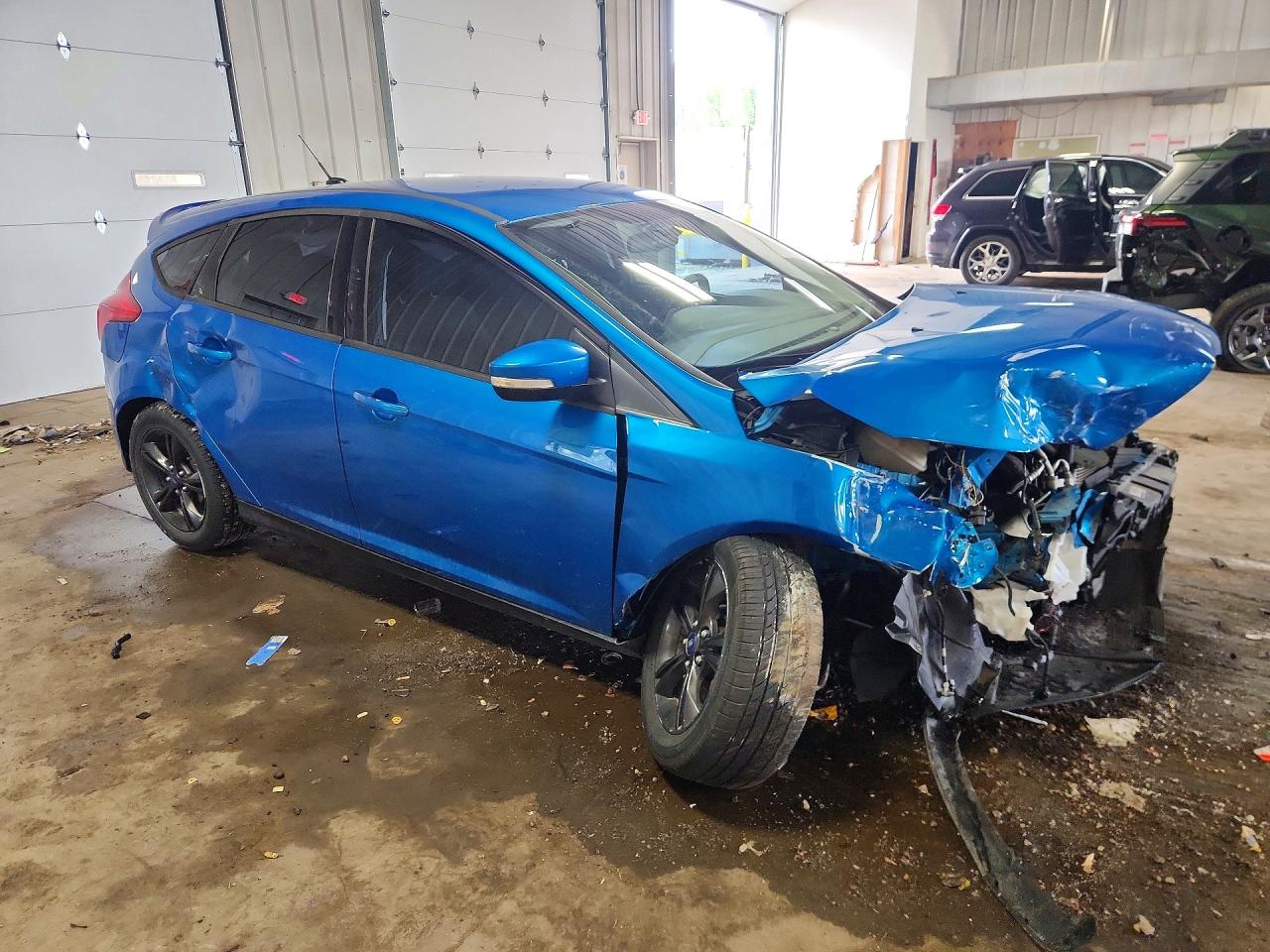 2014 Ford Focus Se Синий vin: 1FADP3K21EL427728