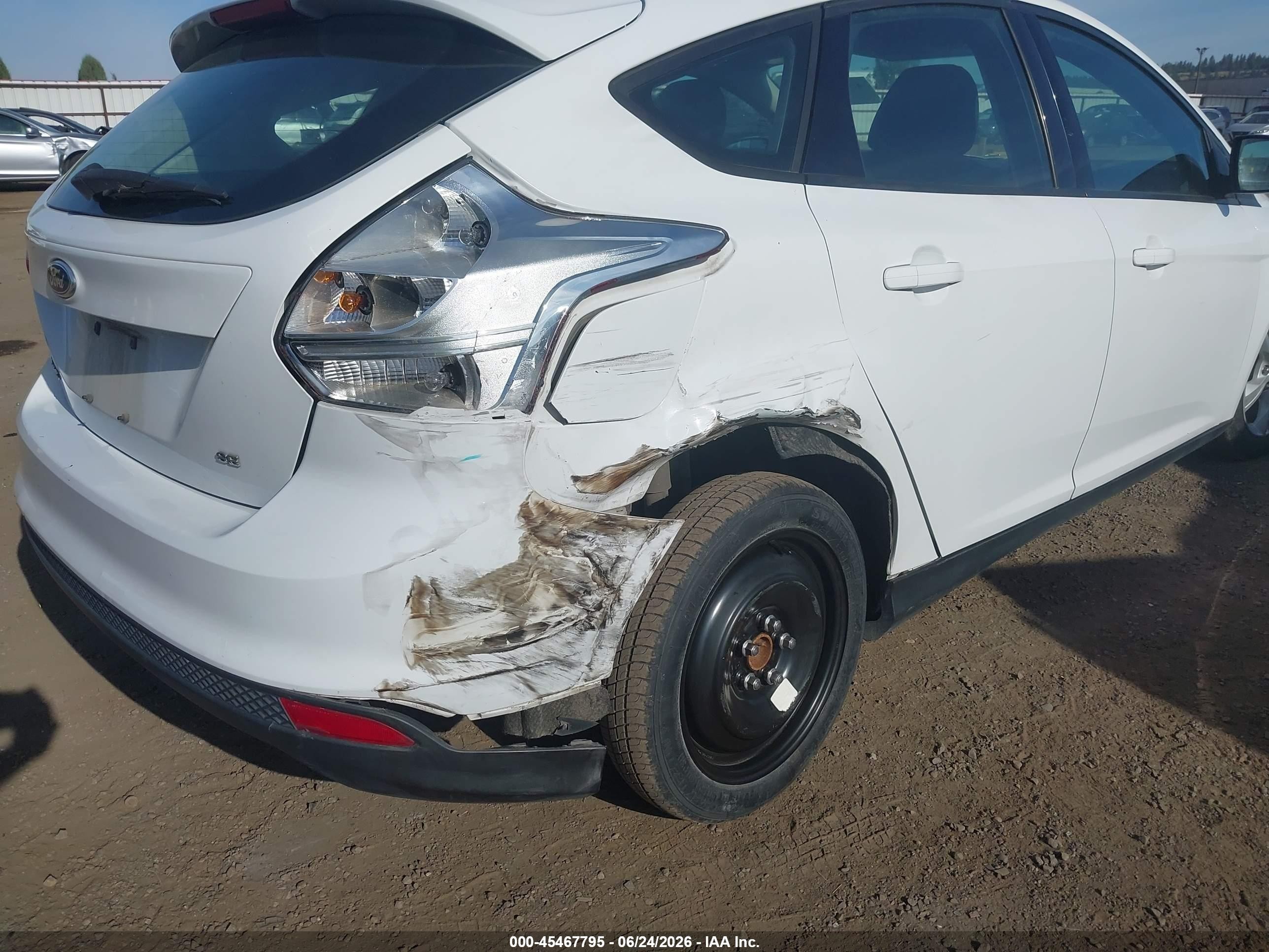 2014 Ford Focus Se White vin: 1FADP3K21EL433366
