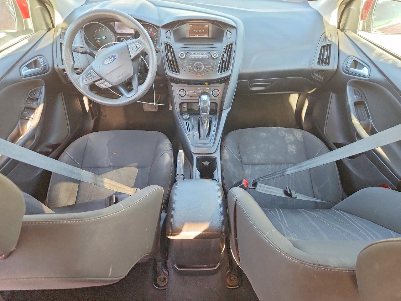 2015 Ford Focus Se Red vin: 1FADP3K21FL211203