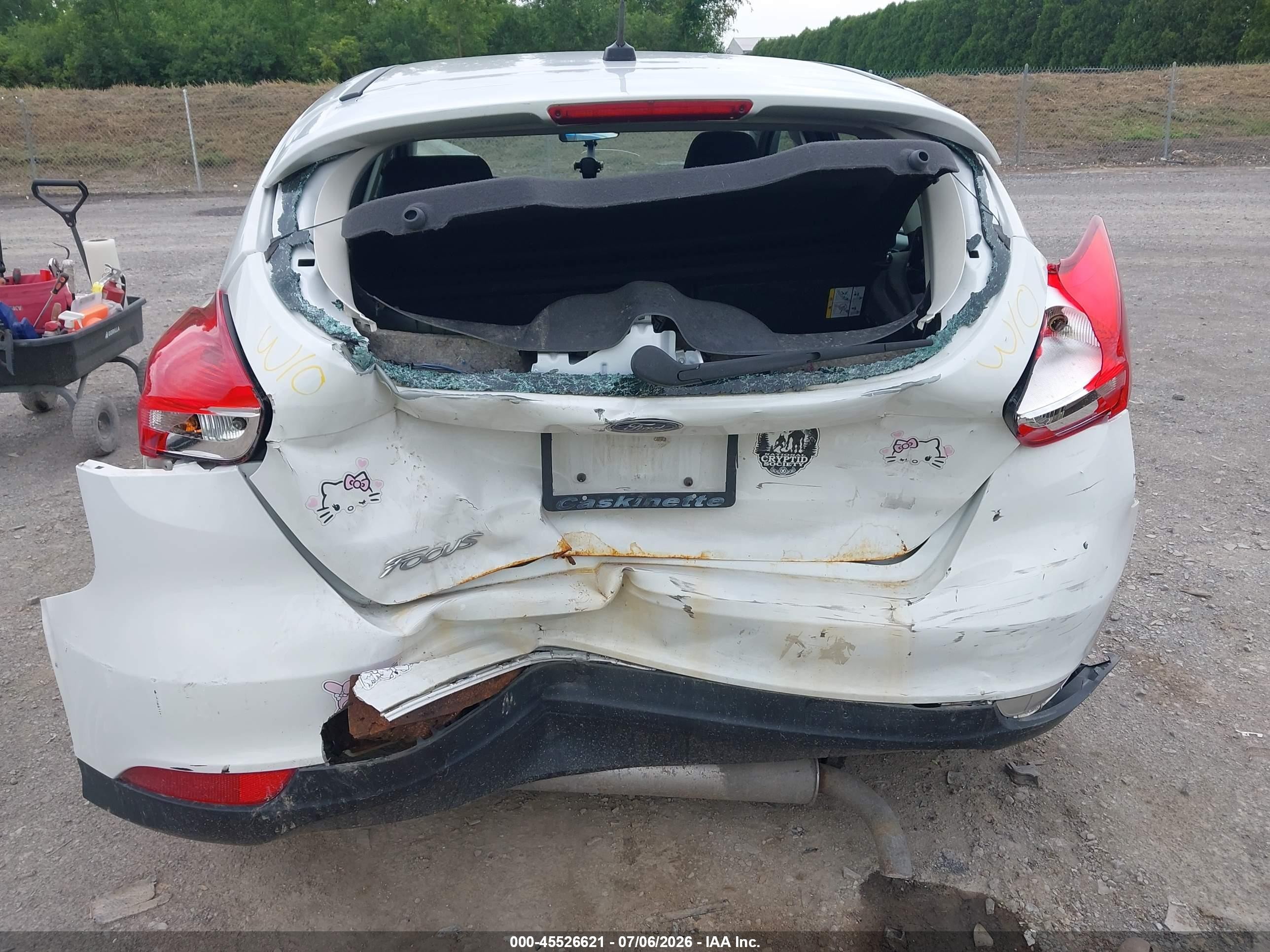 2015 Ford Focus Se White vin: 1FADP3K21FL213629