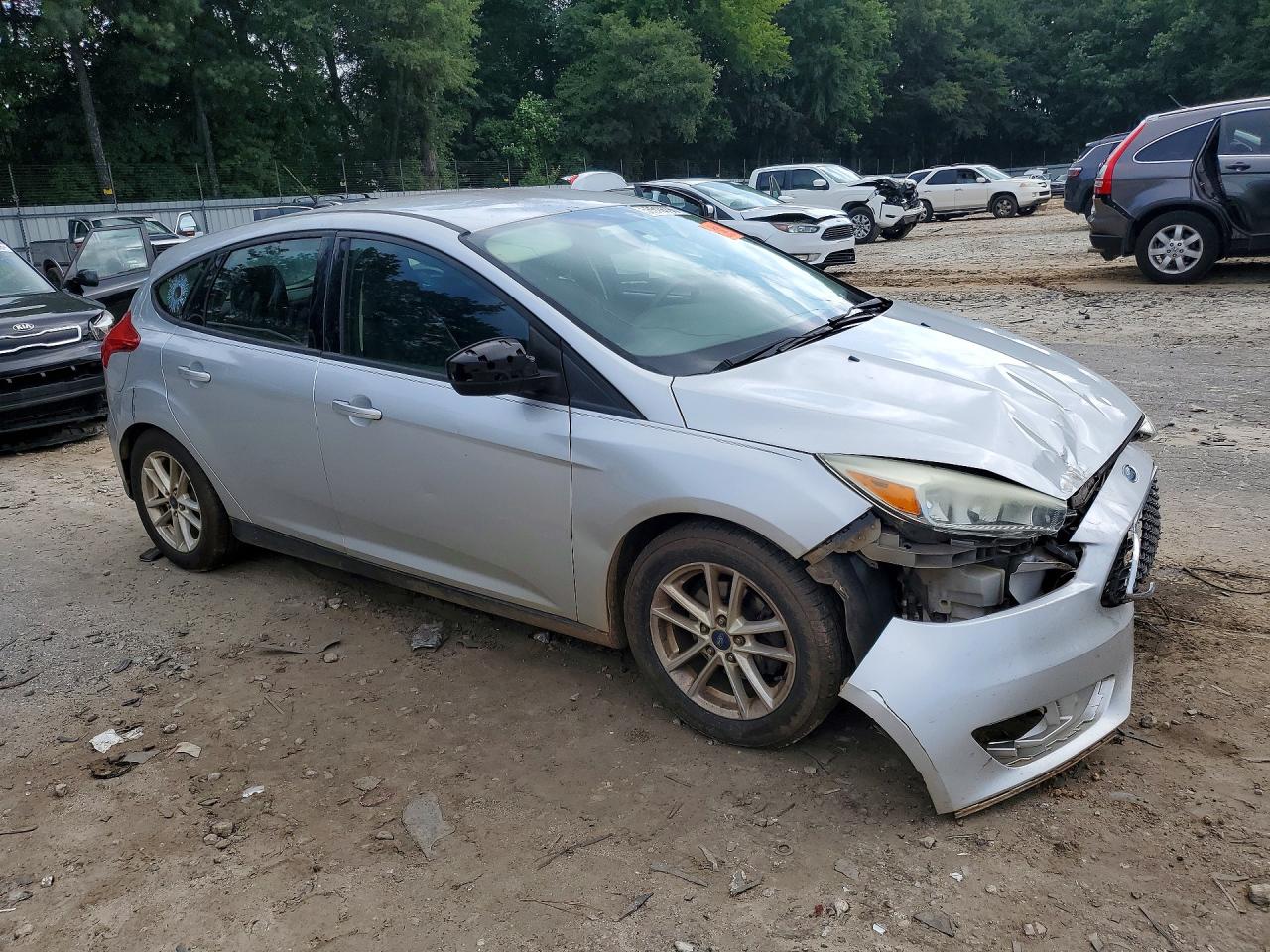 2015 Ford Focus Se Silver vin: 1FADP3K21FL218510