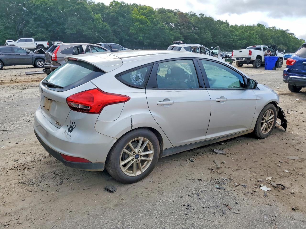 2015 Ford Focus Se Silver vin: 1FADP3K21FL218510