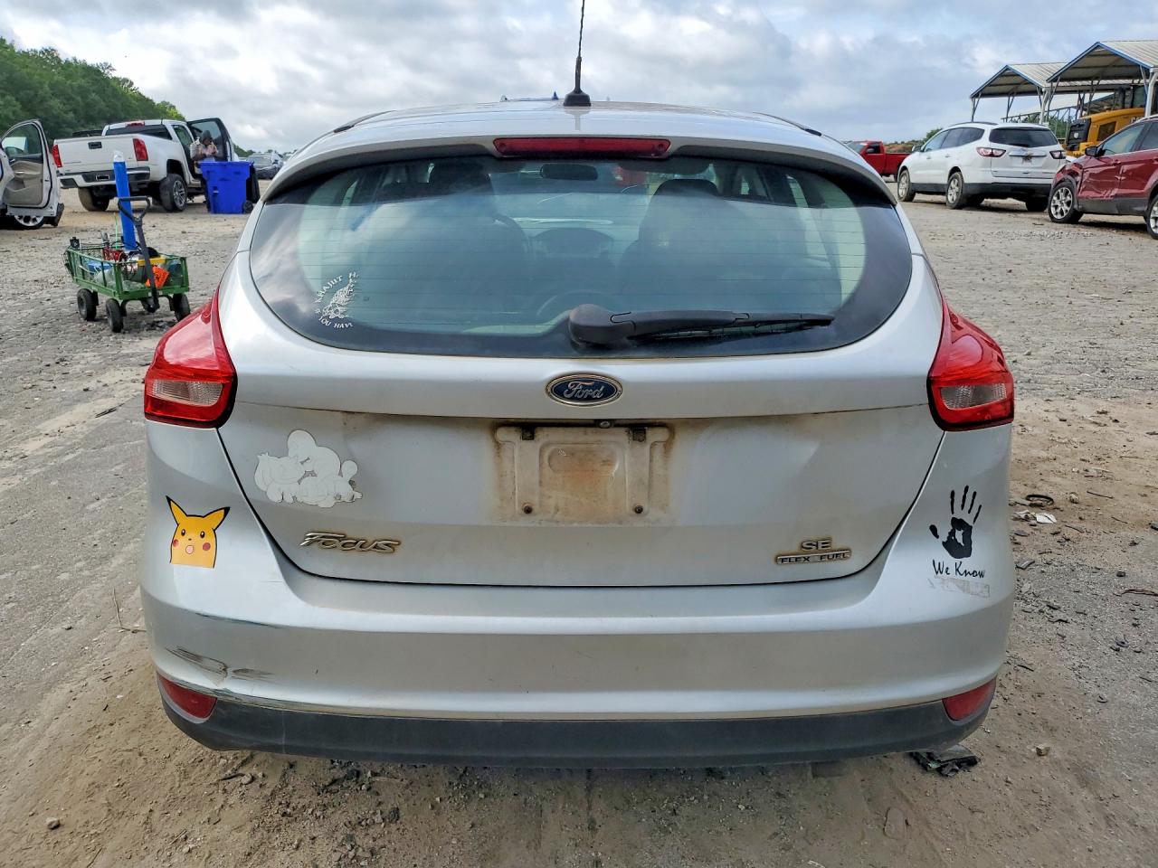 2015 Ford Focus Se Silver vin: 1FADP3K21FL218510