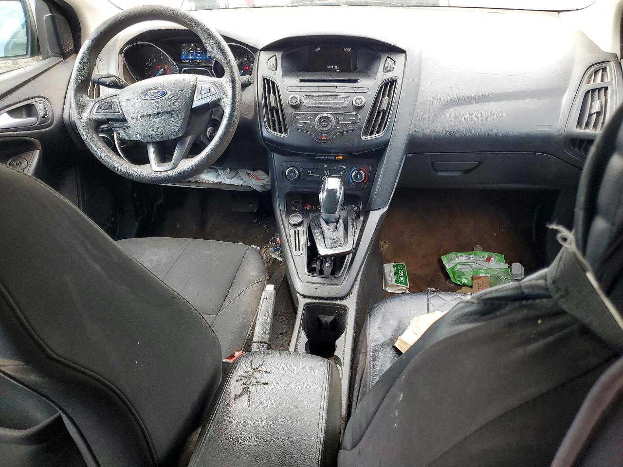 2015 Ford Focus Se Silver vin: 1FADP3K21FL218510
