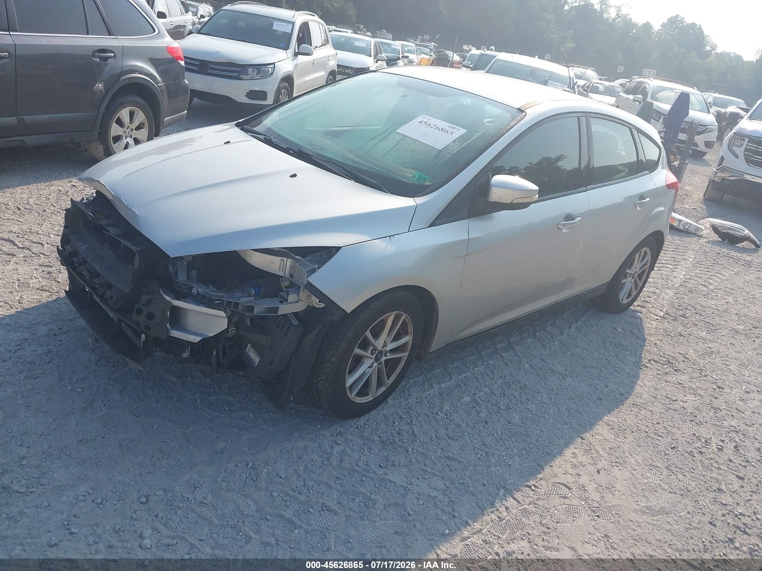 2015 Ford Focus Se Silver vin: 1FADP3K21FL223447