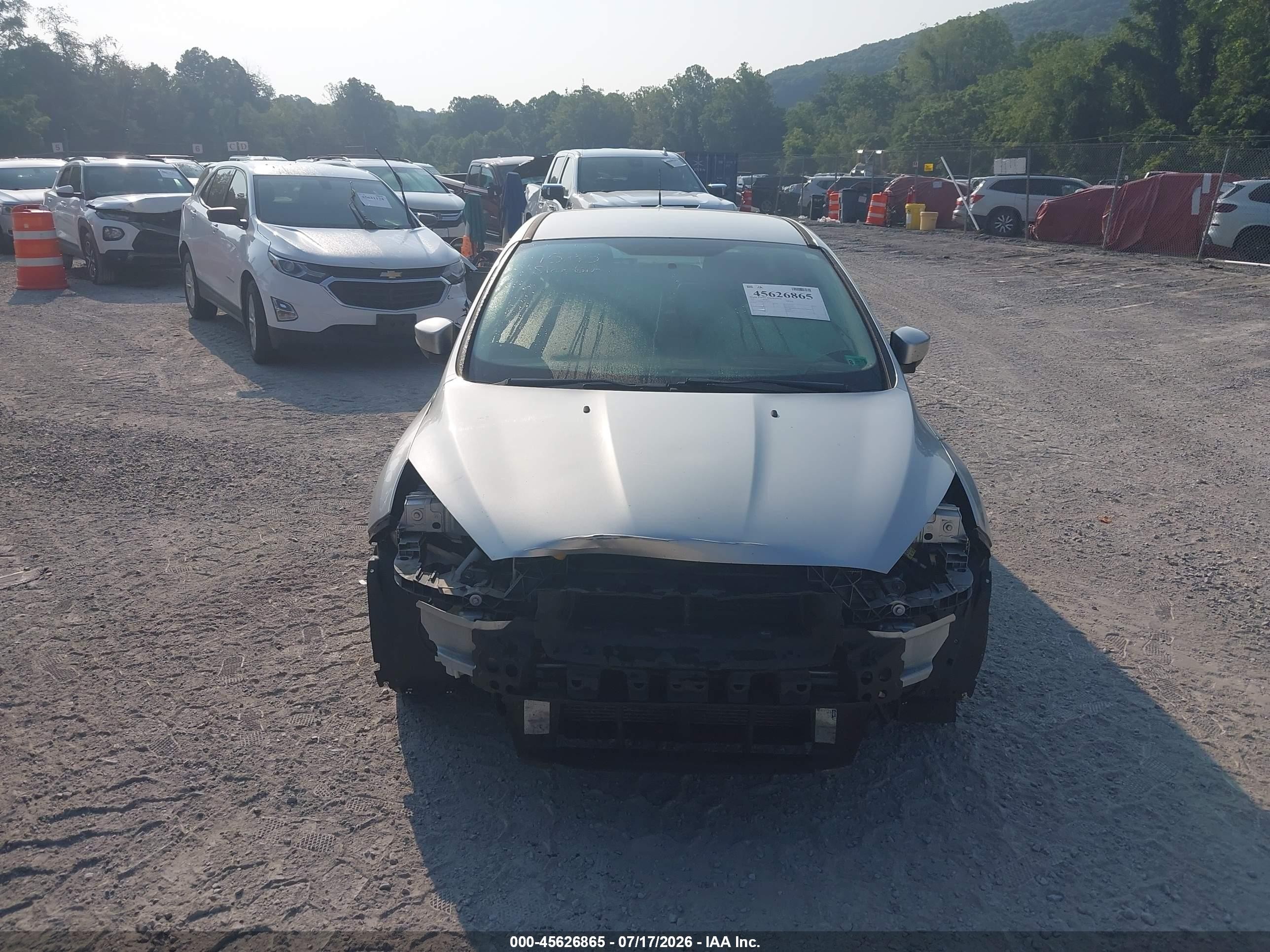 2015 Ford Focus Se Silver vin: 1FADP3K21FL223447