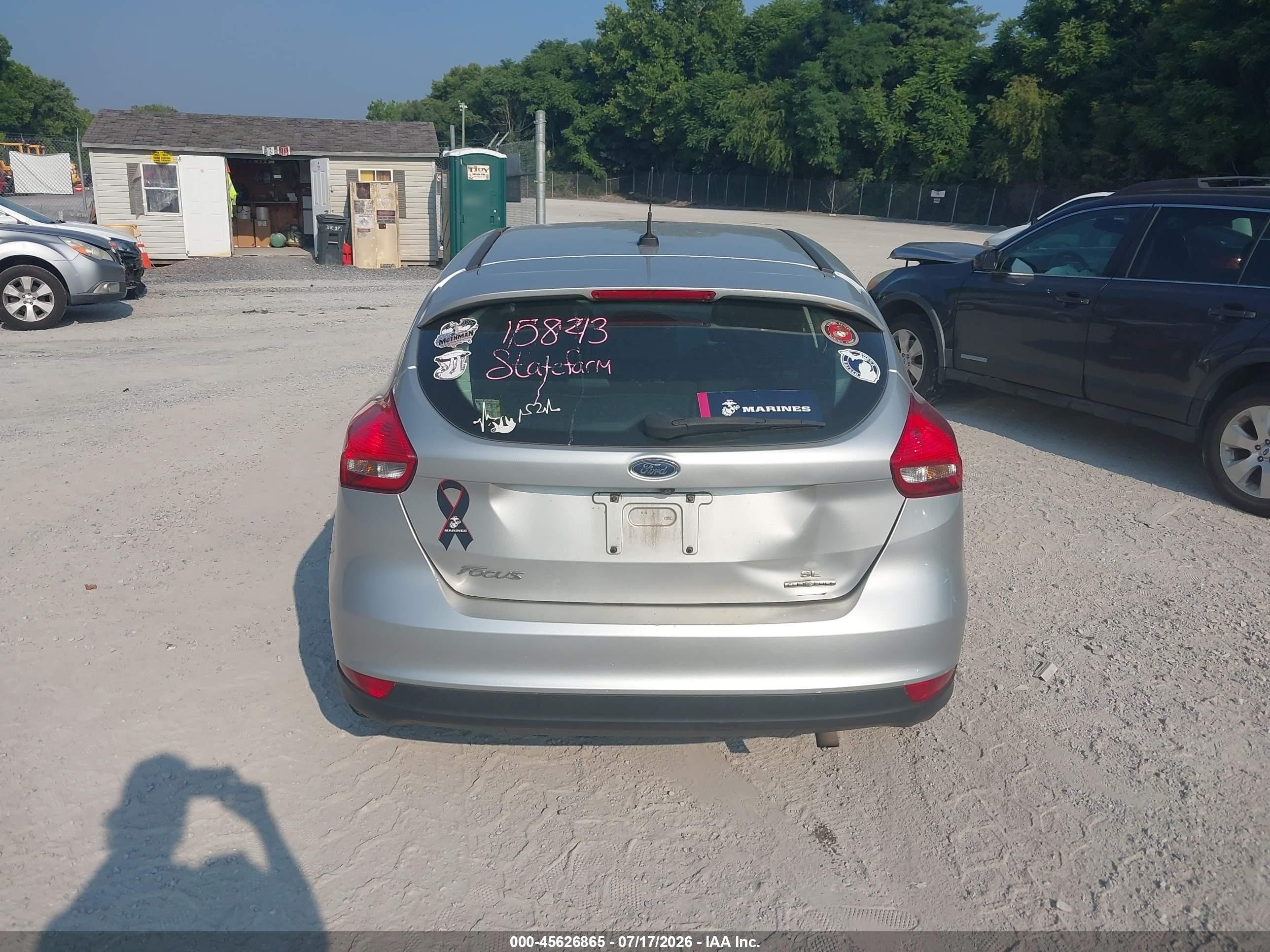 2015 Ford Focus Se Silver vin: 1FADP3K21FL223447