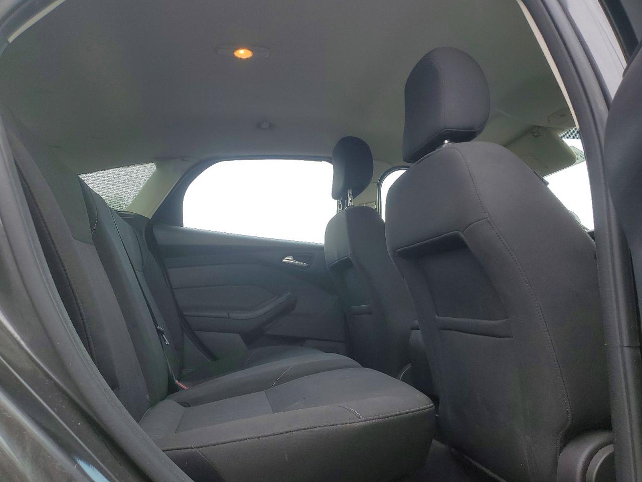2015 Ford Focus Se Угольный vin: 1FADP3K21FL225151