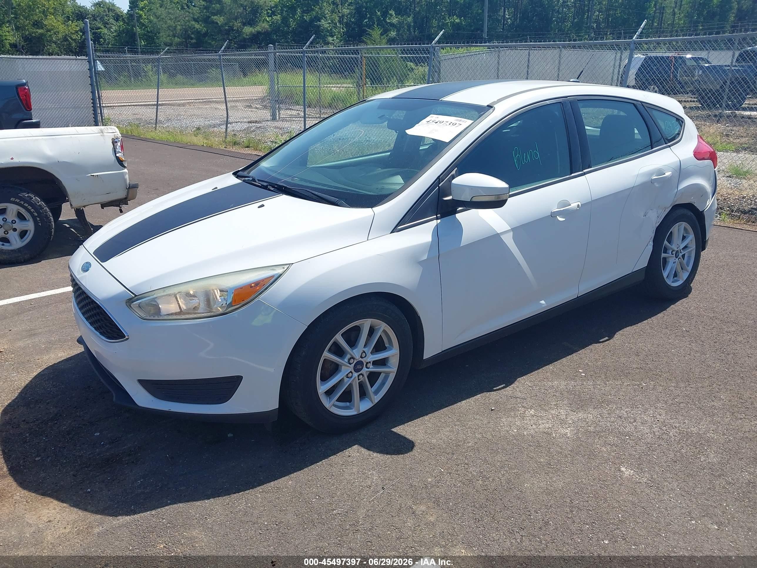 2015 Ford Focus Se Белый vin: 1FADP3K21FL233251