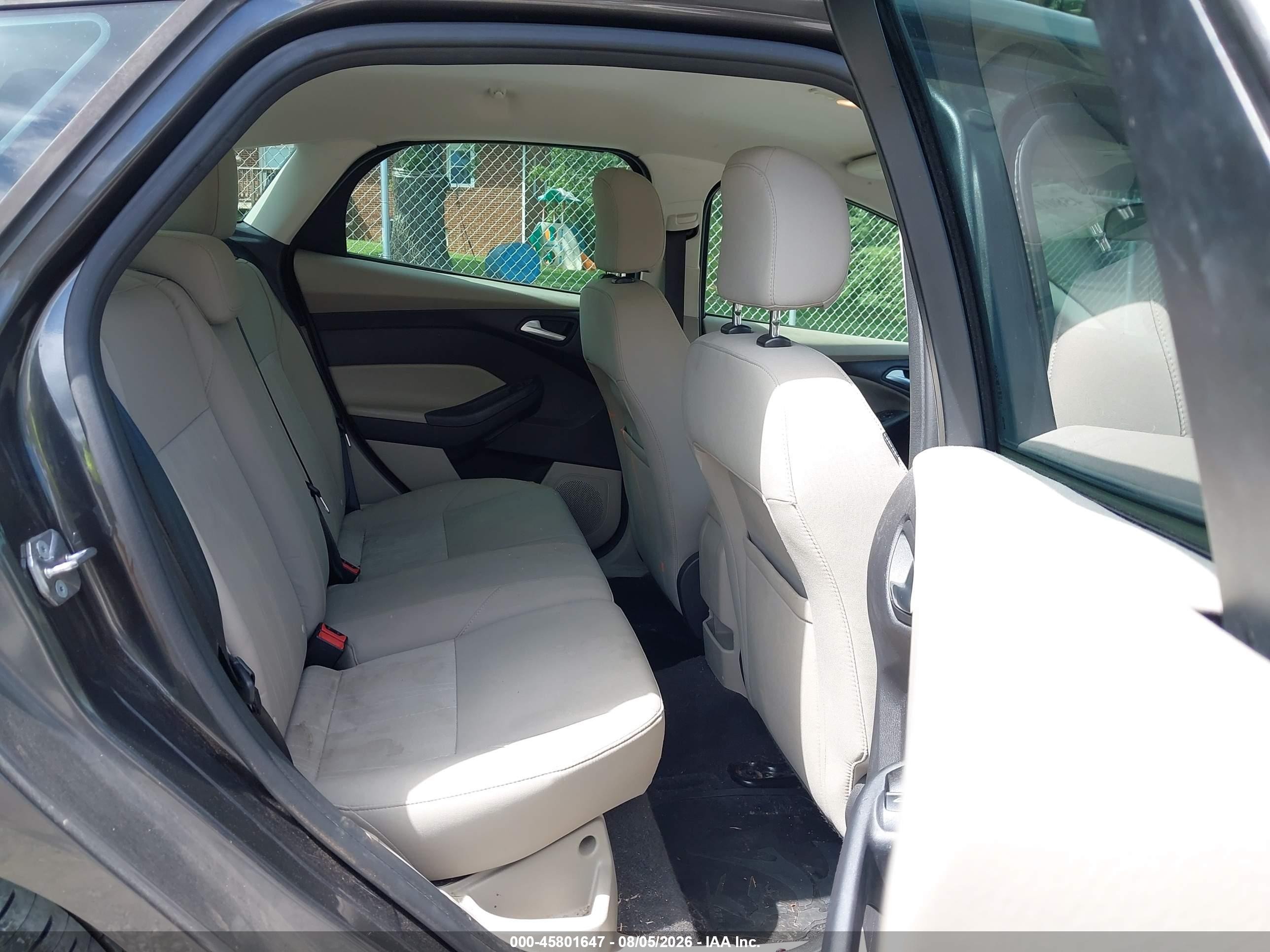 2015 Ford Focus Se Черный vin: 1FADP3K21FL238417