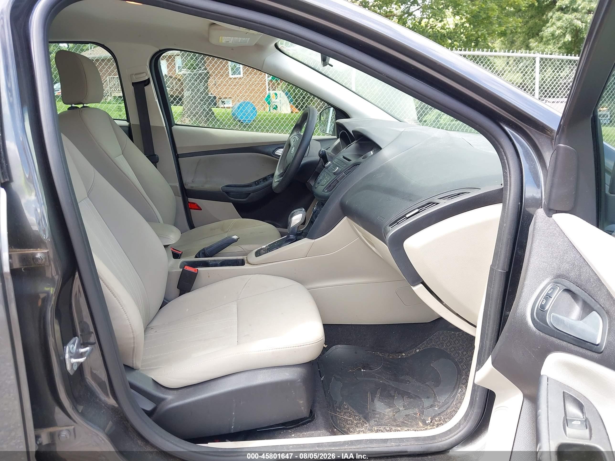 2015 Ford Focus Se Черный vin: 1FADP3K21FL238417