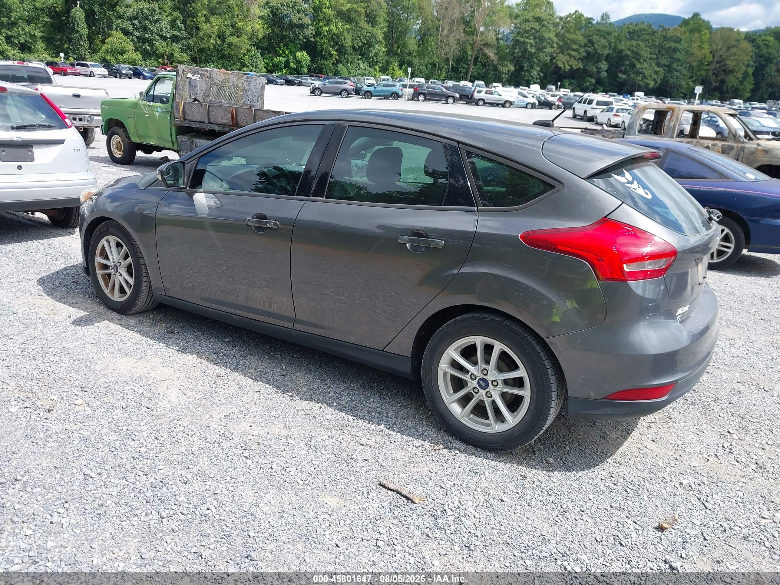 2015 Ford Focus Se Черный vin: 1FADP3K21FL238417