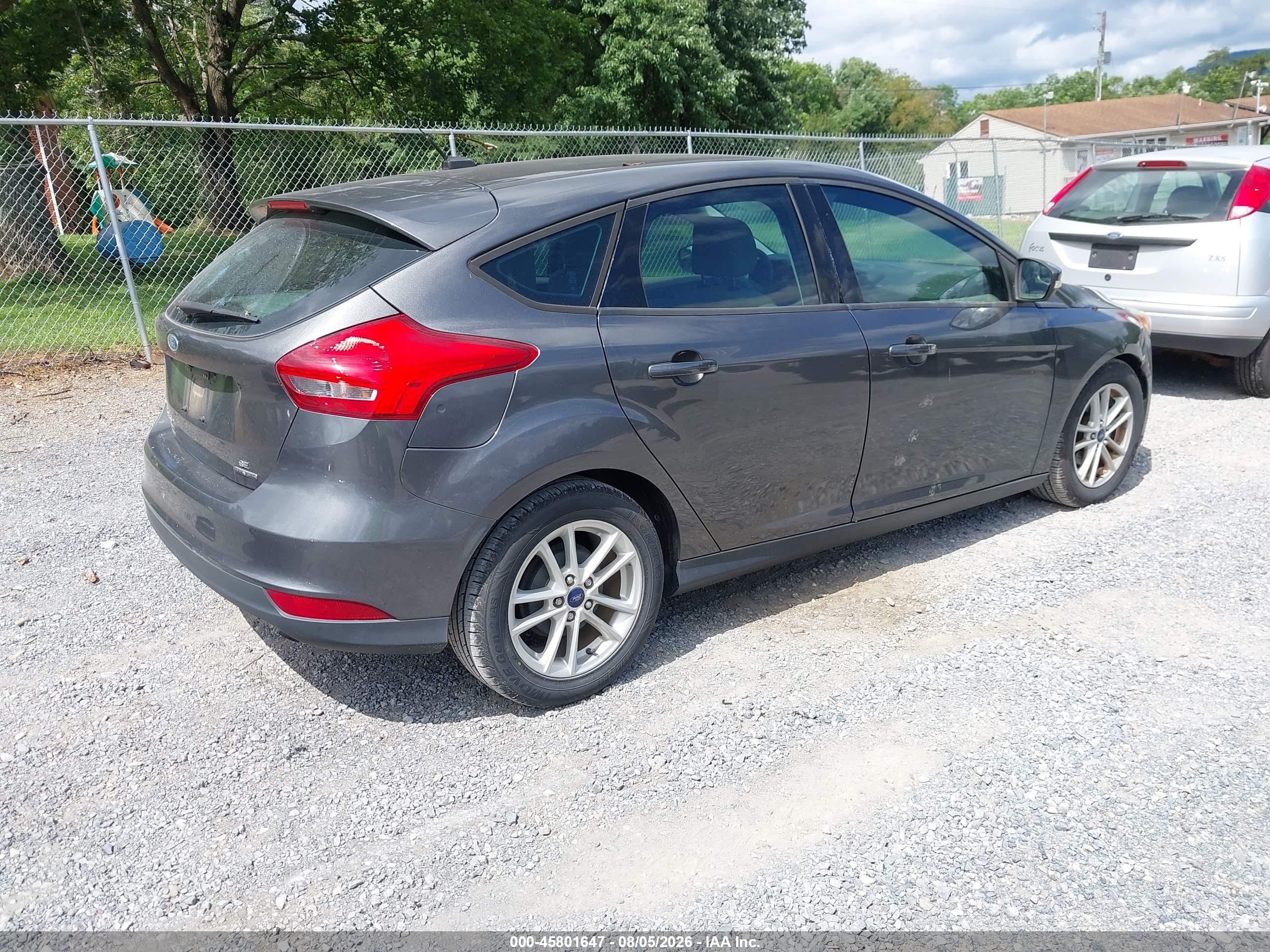 2015 Ford Focus Se Черный vin: 1FADP3K21FL238417