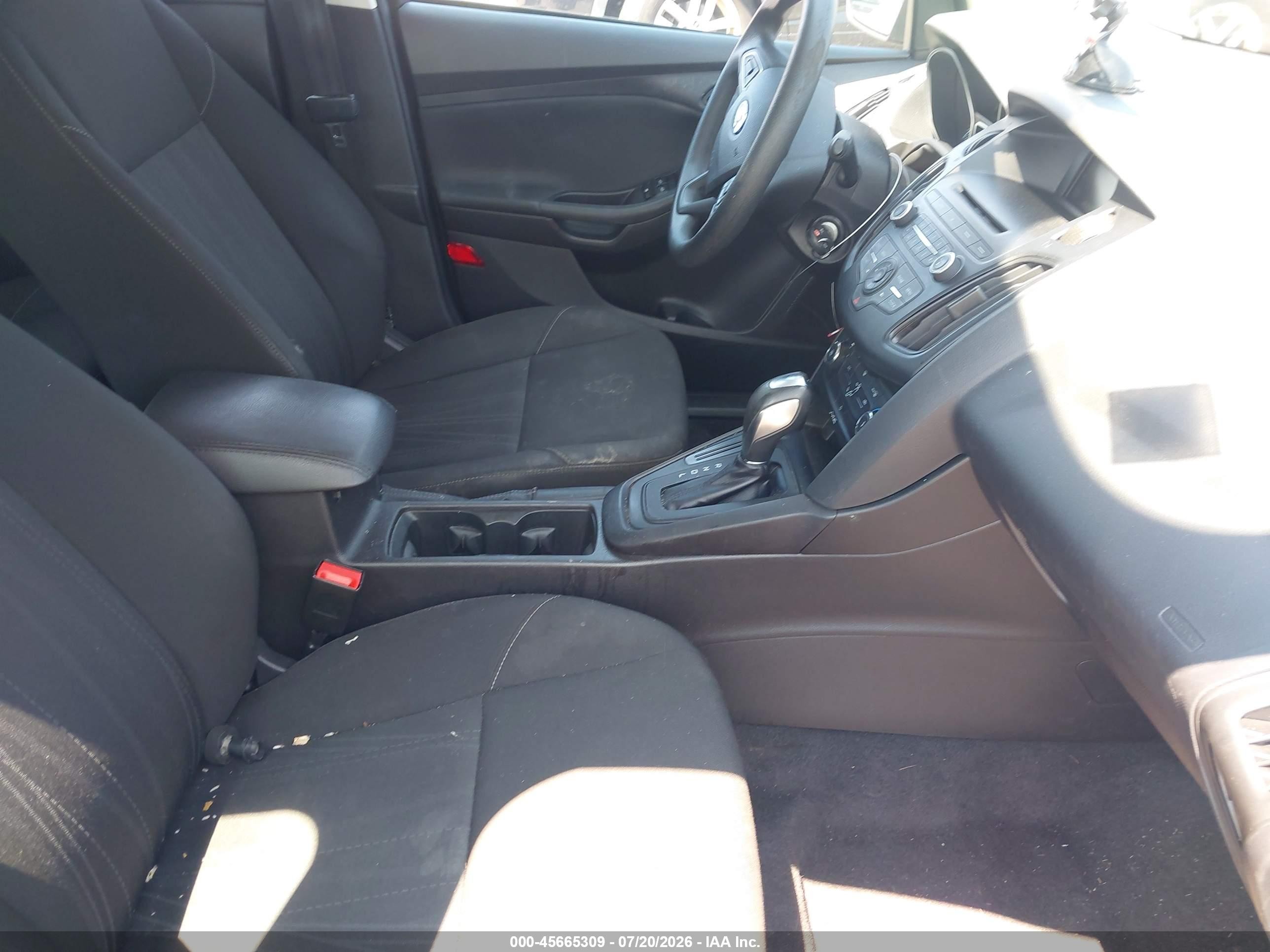 2015 Ford Focus Se Gray vin: 1FADP3K21FL259848