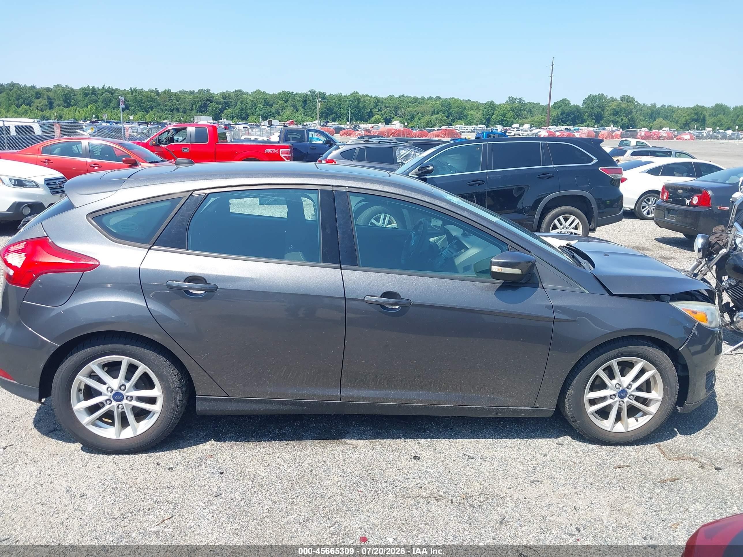 2015 Ford Focus Se Gray vin: 1FADP3K21FL259848