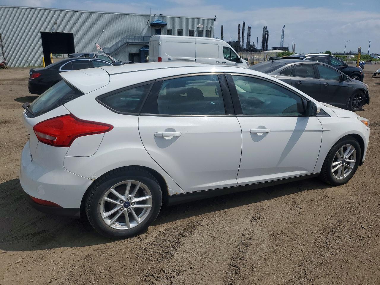 2015 Ford Focus Se White vin: 1FADP3K21FL265259