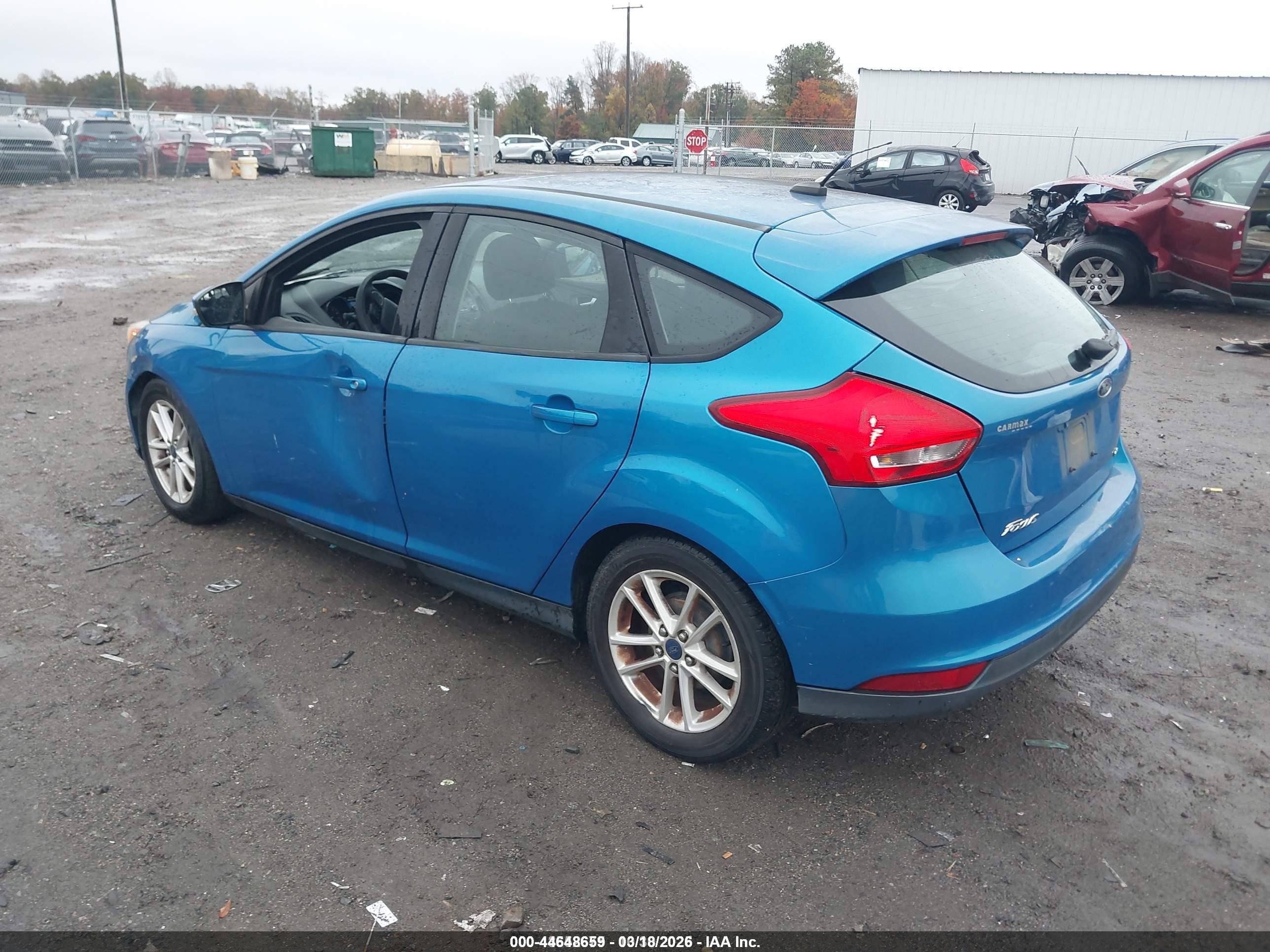 2015 Ford Focus Se Blue vin: 1FADP3K21FL315738