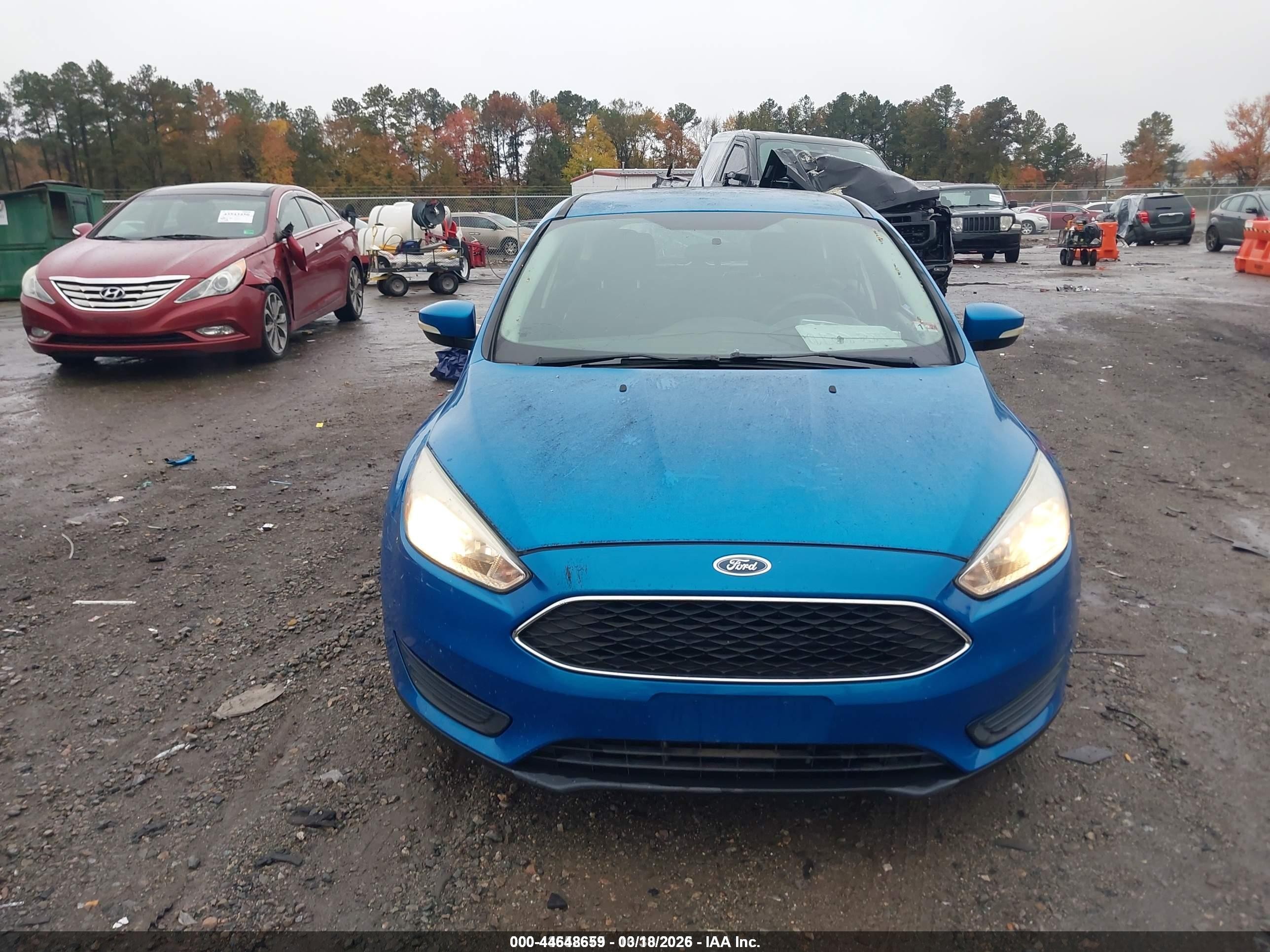 2015 Ford Focus Se Blue vin: 1FADP3K21FL315738
