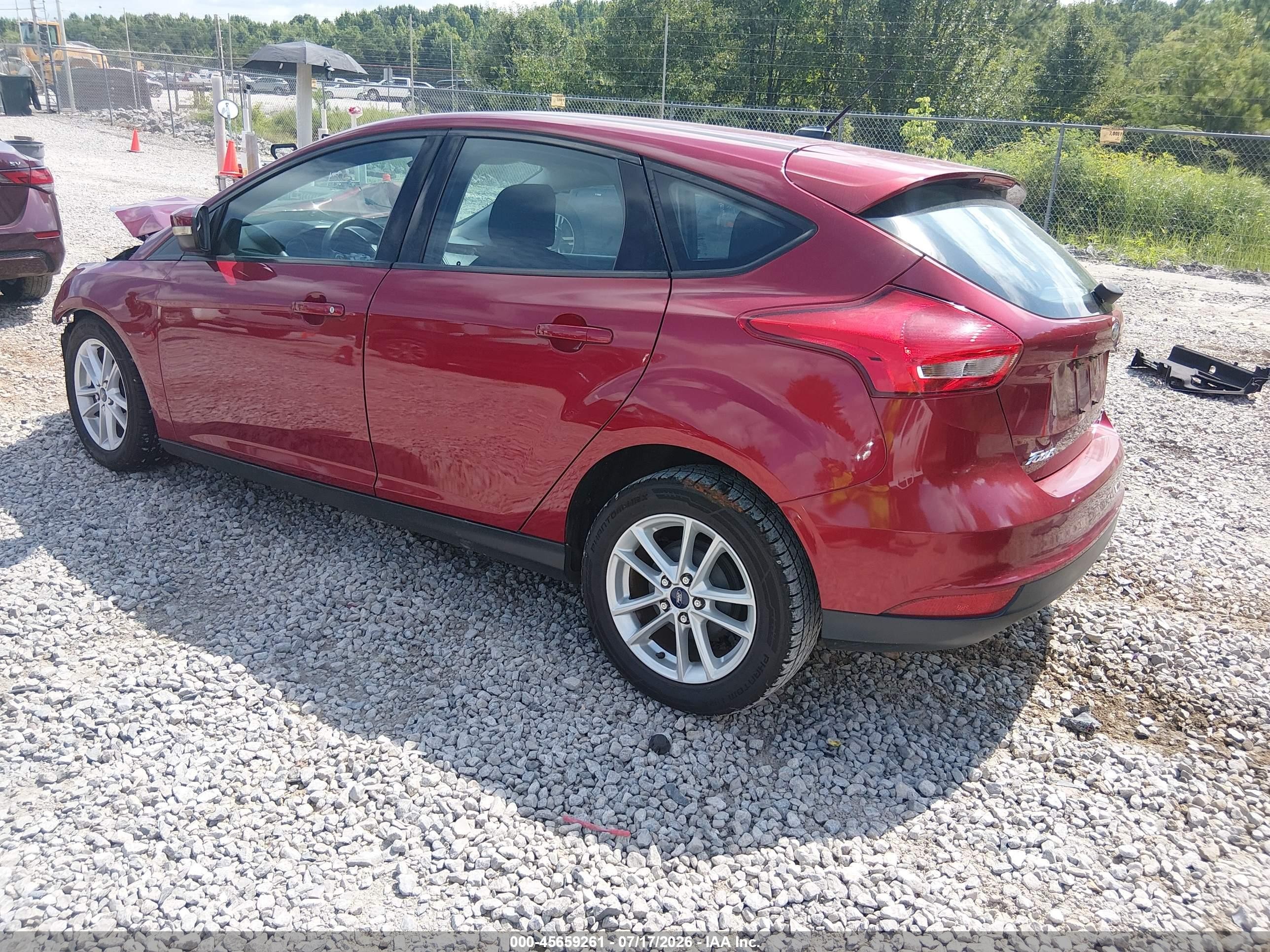 2015 Ford Focus Se Красный vin: 1FADP3K21FL346911