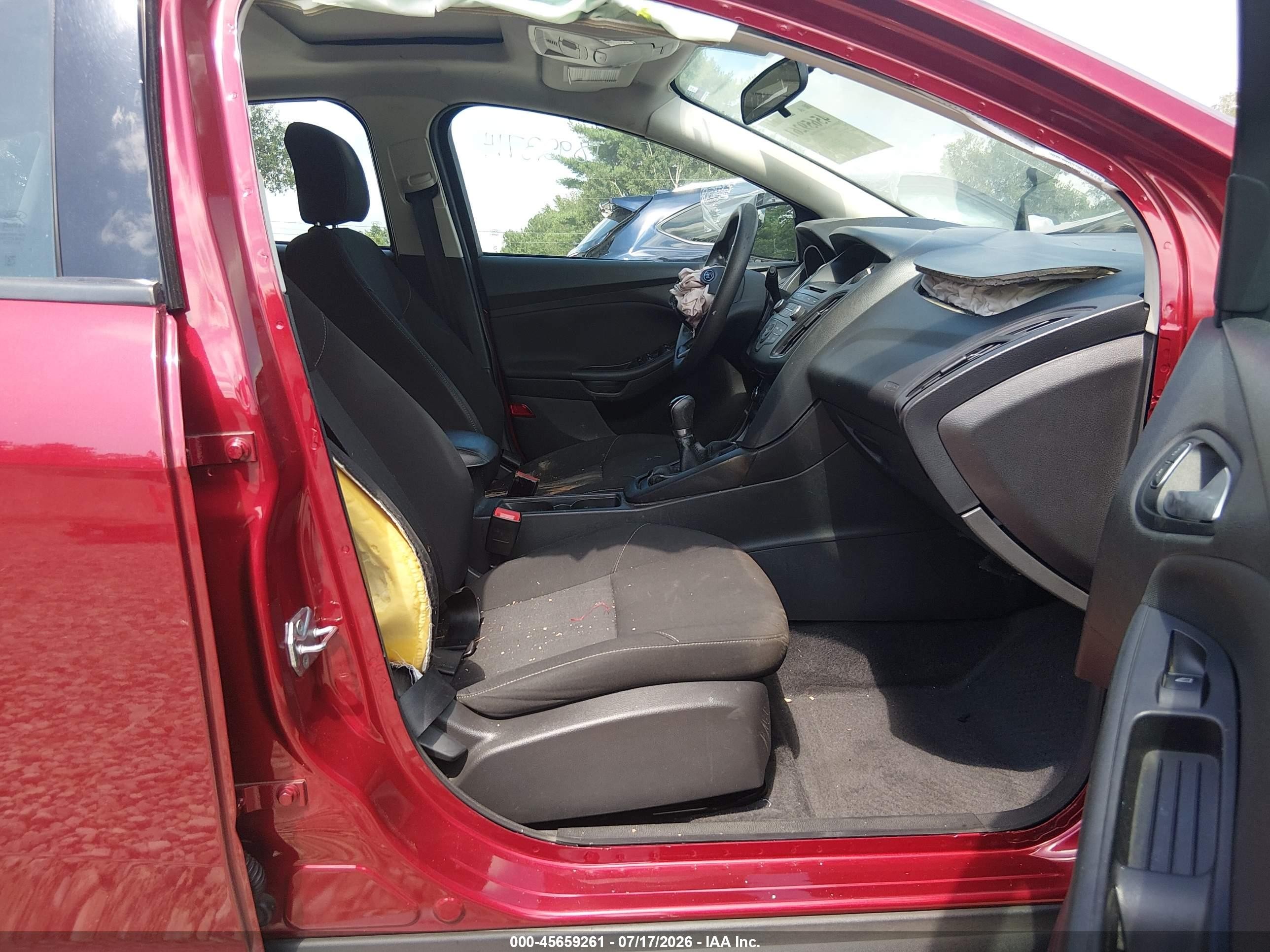 2015 Ford Focus Se Красный vin: 1FADP3K21FL346911