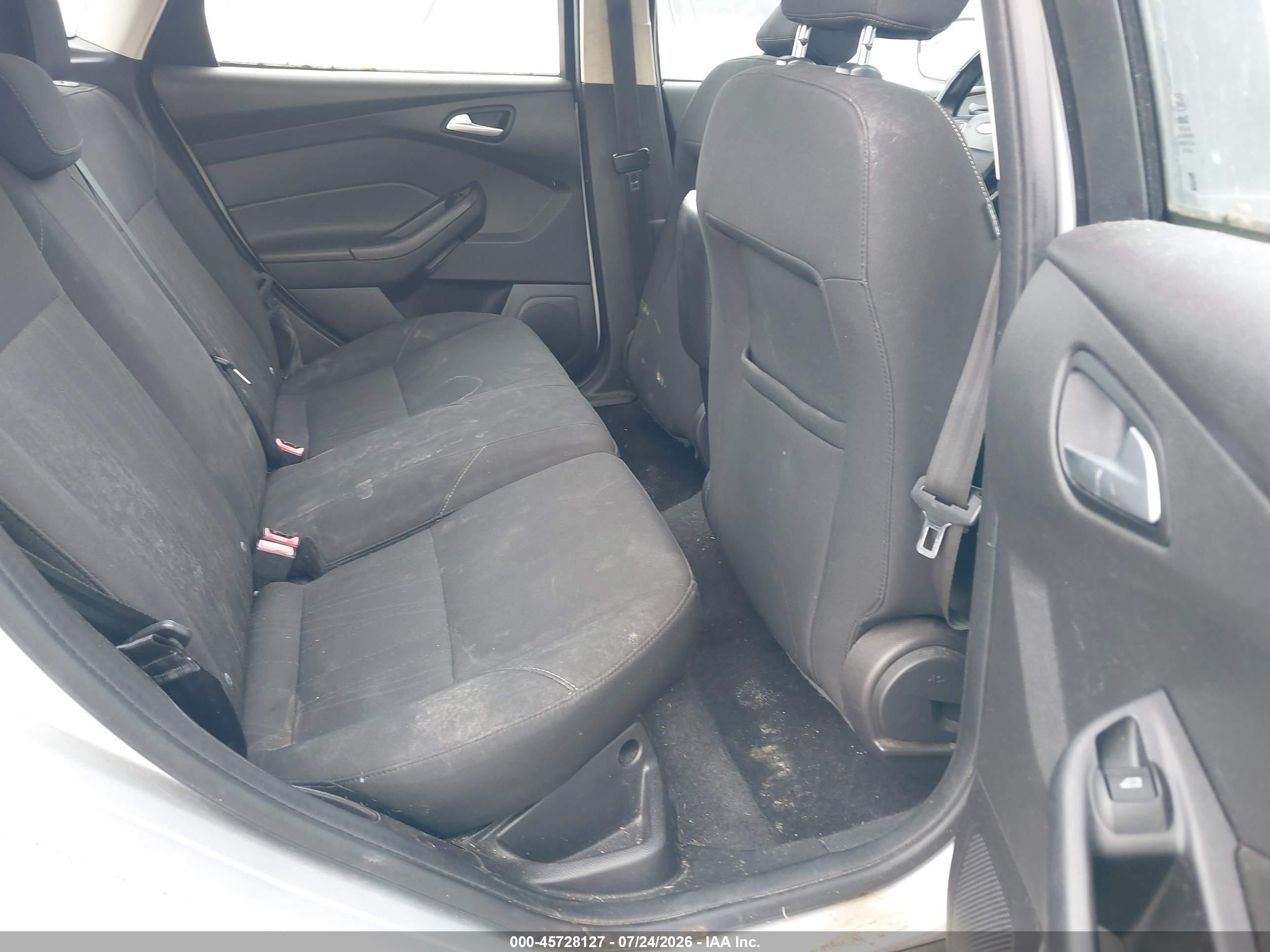 2015 Ford Focus Se Silver vin: 1FADP3K21FL351154
