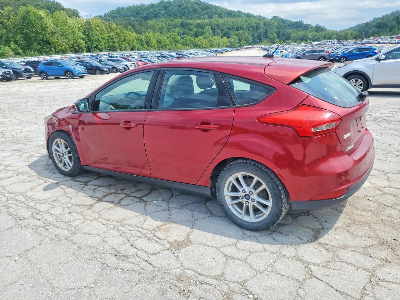 2015 Ford Focus Se Maroon vin: 1FADP3K21FL372005